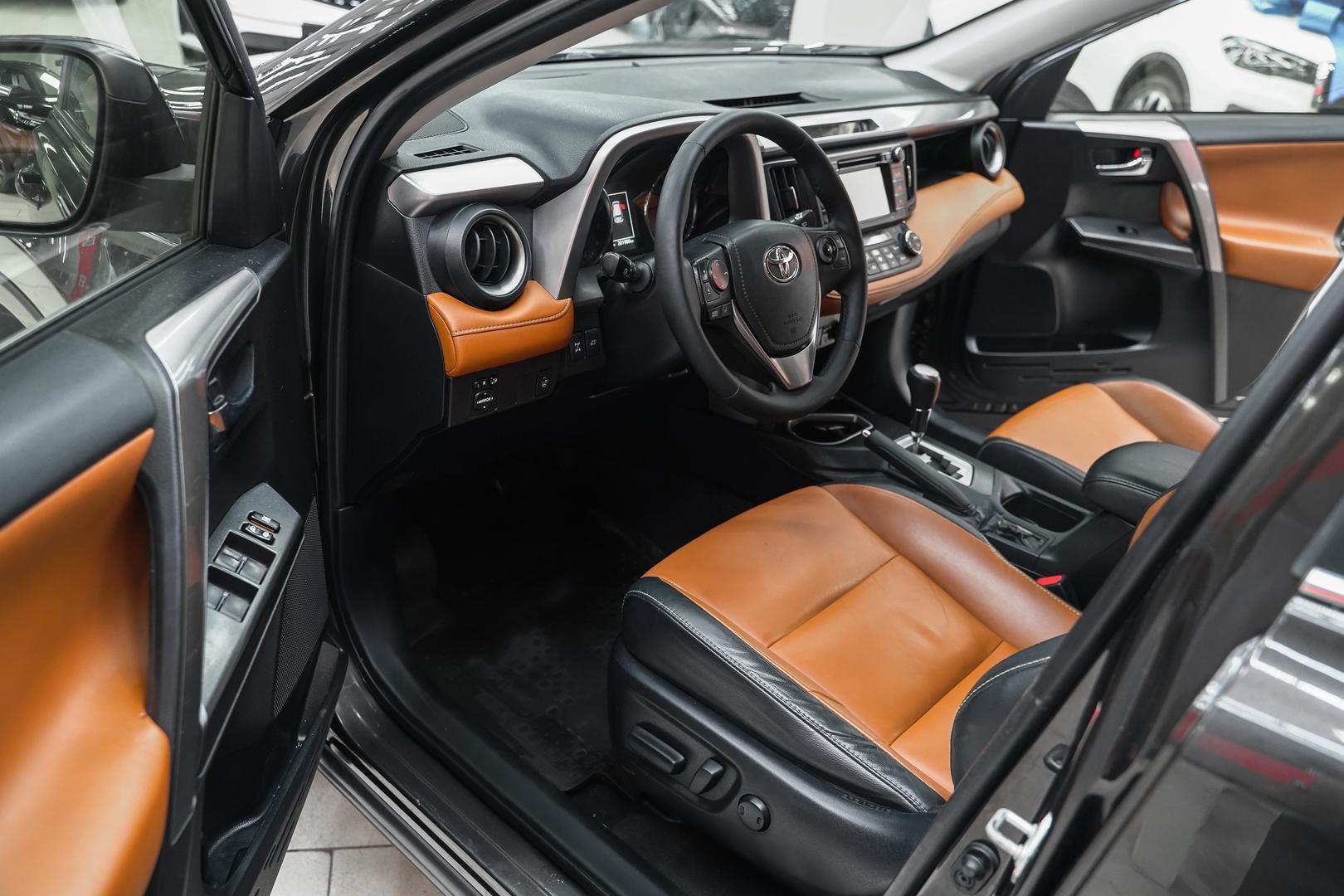 Toyota RAV4 2016, коричневый, ДЦ Орехово