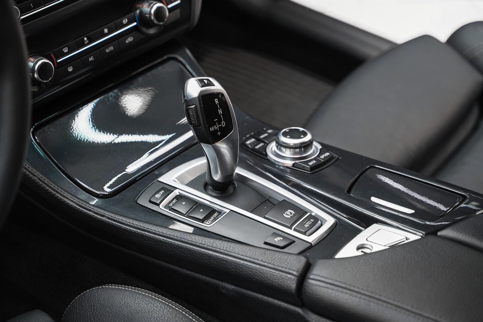 BMW 5 серии 2016, синий, ДЦ Орехово