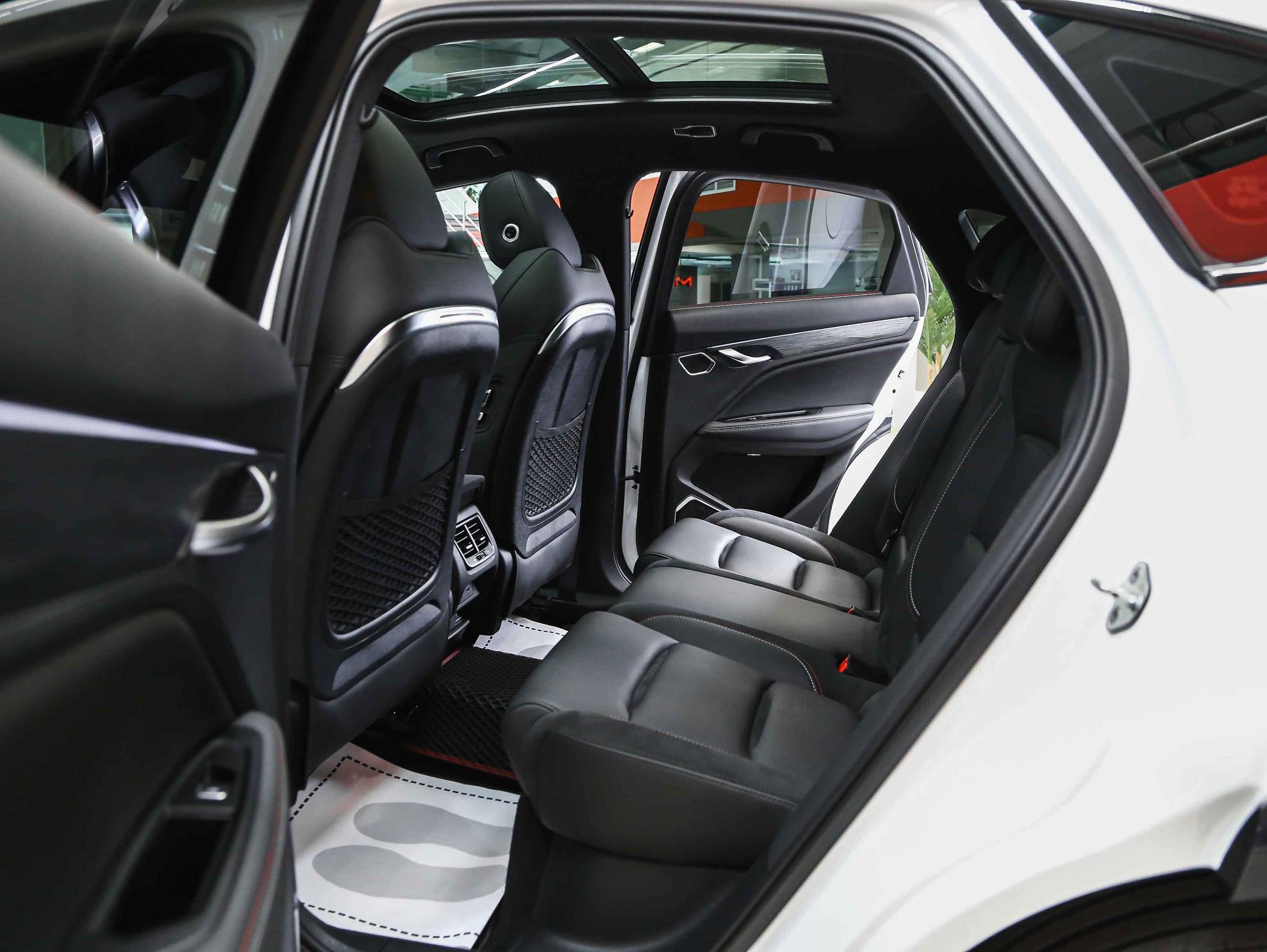 Geely Tugella 2023, белый, ДЦ Орехово
