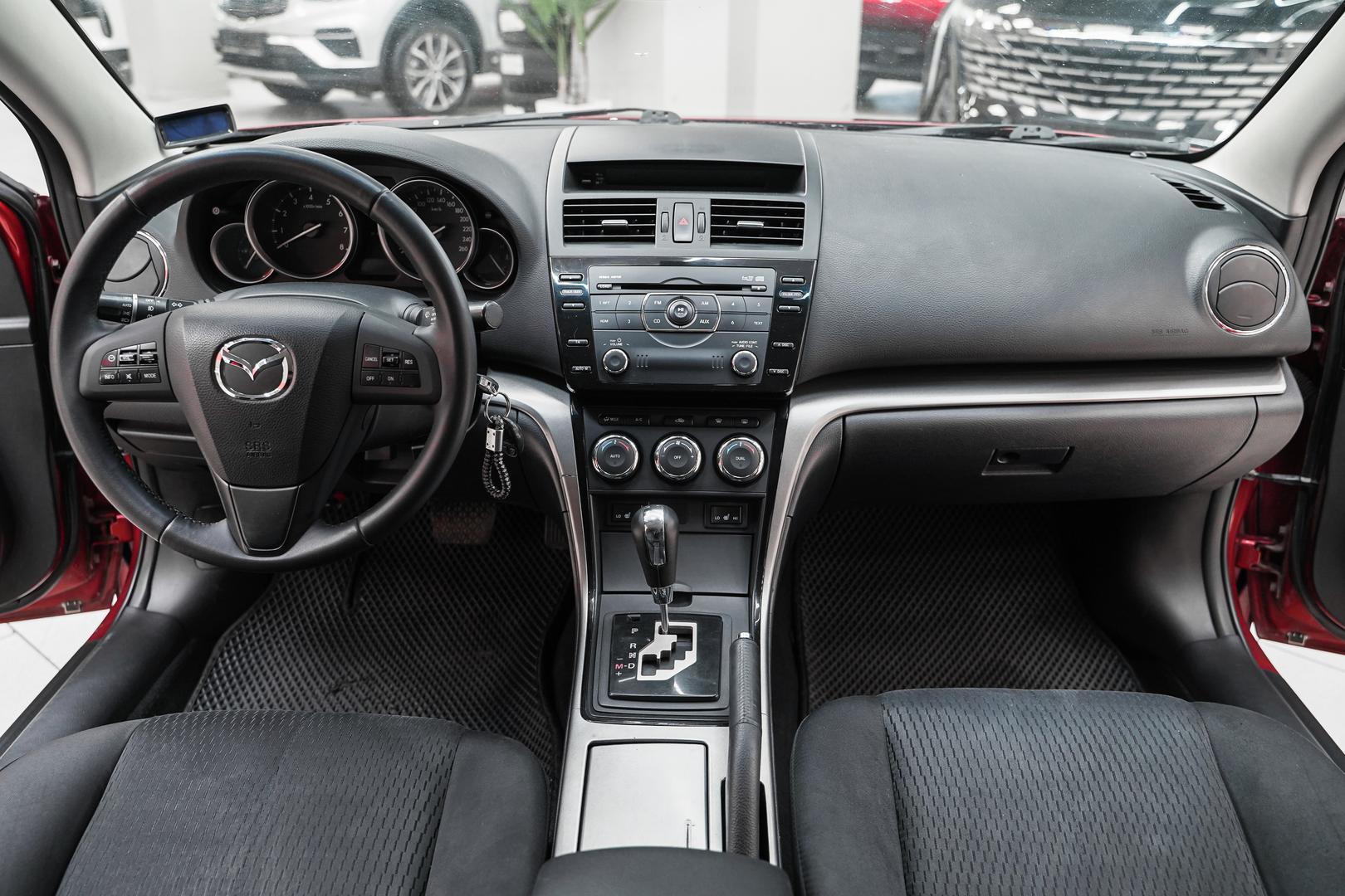 Mazda 6 2010, красный, ДЦ Орехово
