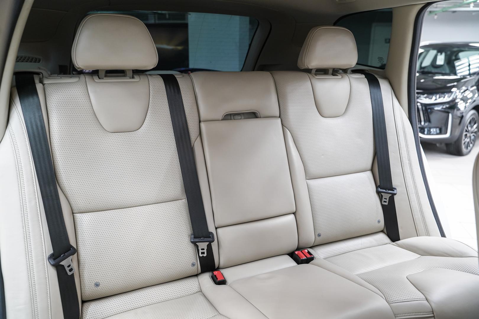 Volvo XC60 2014, белый, ДЦ Орехово