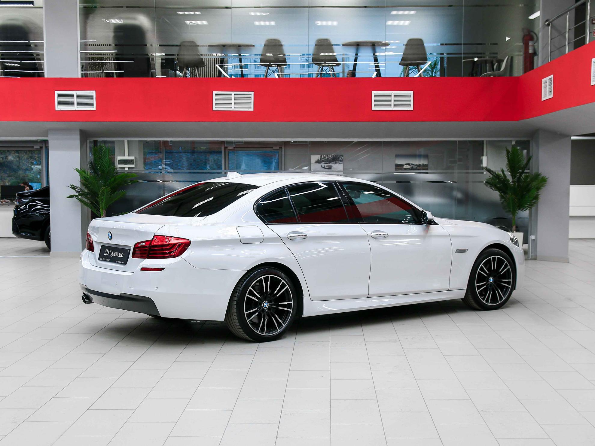 BMW 5 серии 2016, белый, ДЦ Орехово