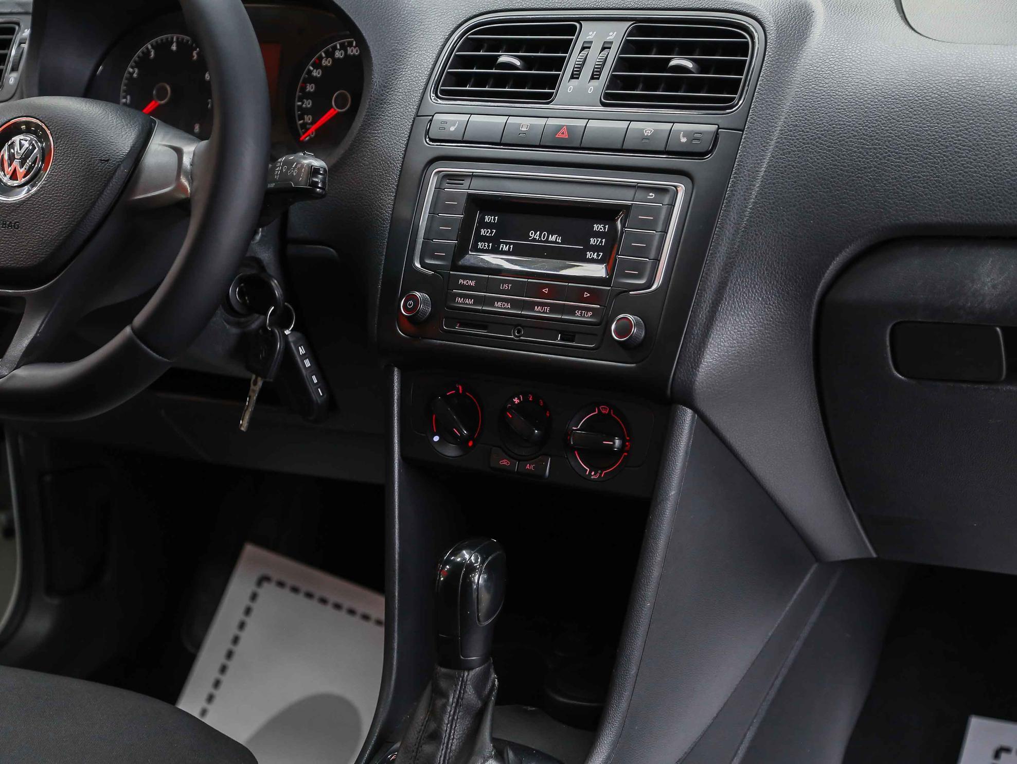 Volkswagen Polo 2018, белый, ДЦ Орехово