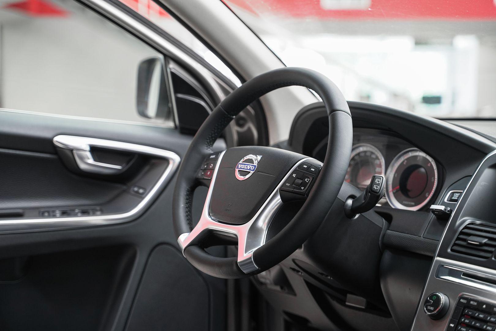 Volvo XC60 2012, бежевый, ДЦ Орехово