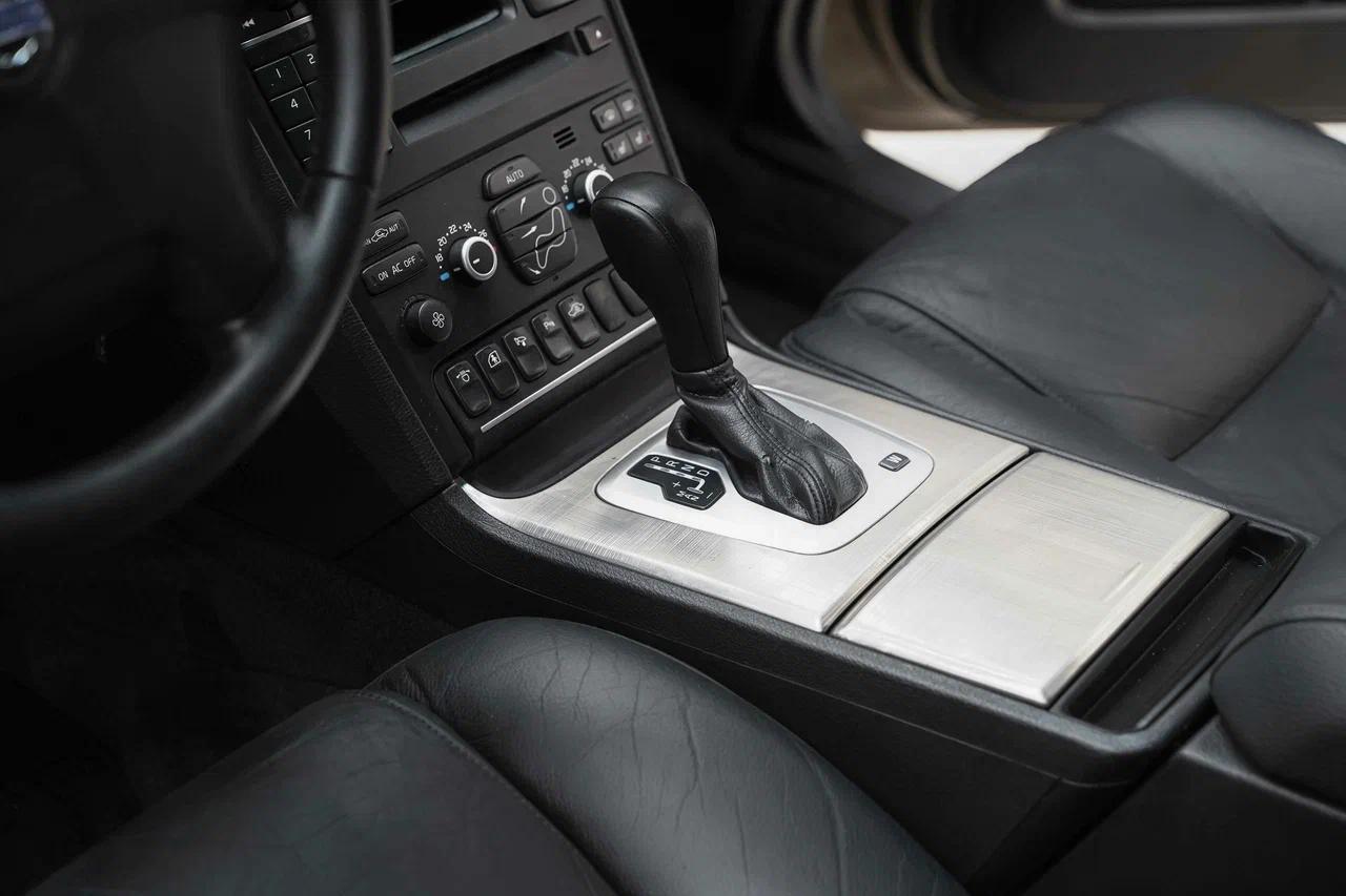 Volvo XC90 2009, золотой, ДЦ Орехово