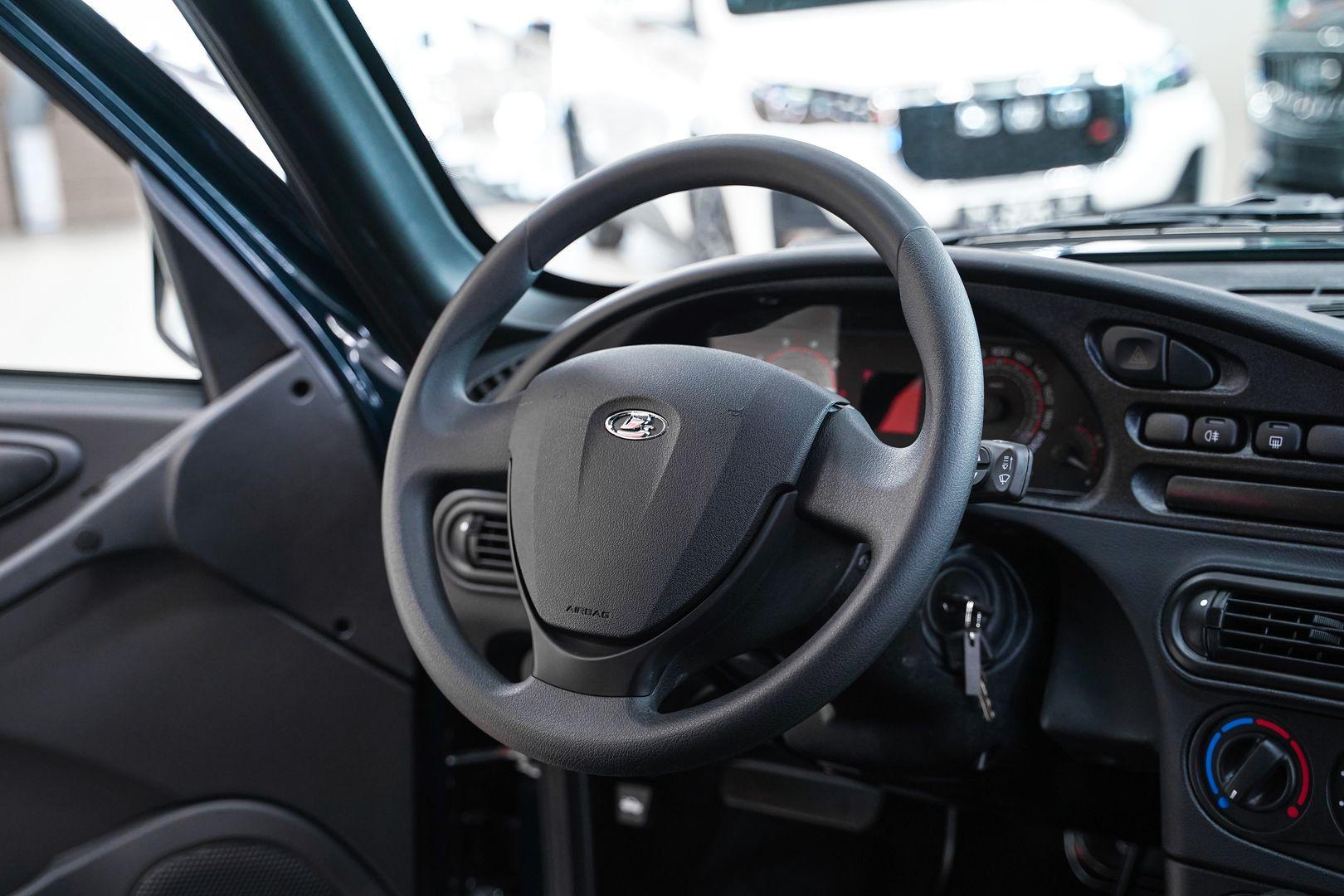 LADA (ВАЗ) Niva 2025, зеленый, ДЦ Орехово
