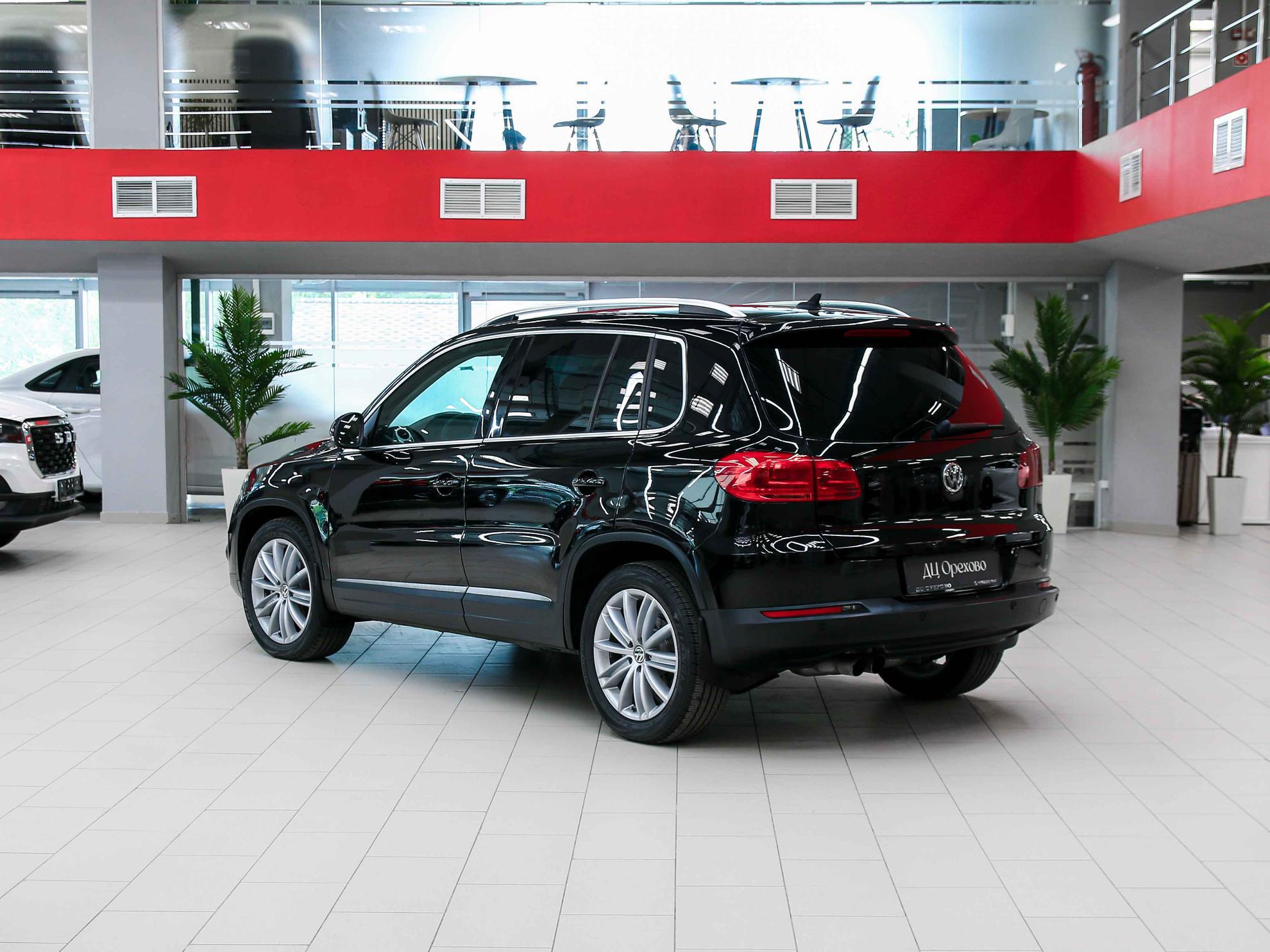 Volkswagen Tiguan 2013, черный, ДЦ Орехово