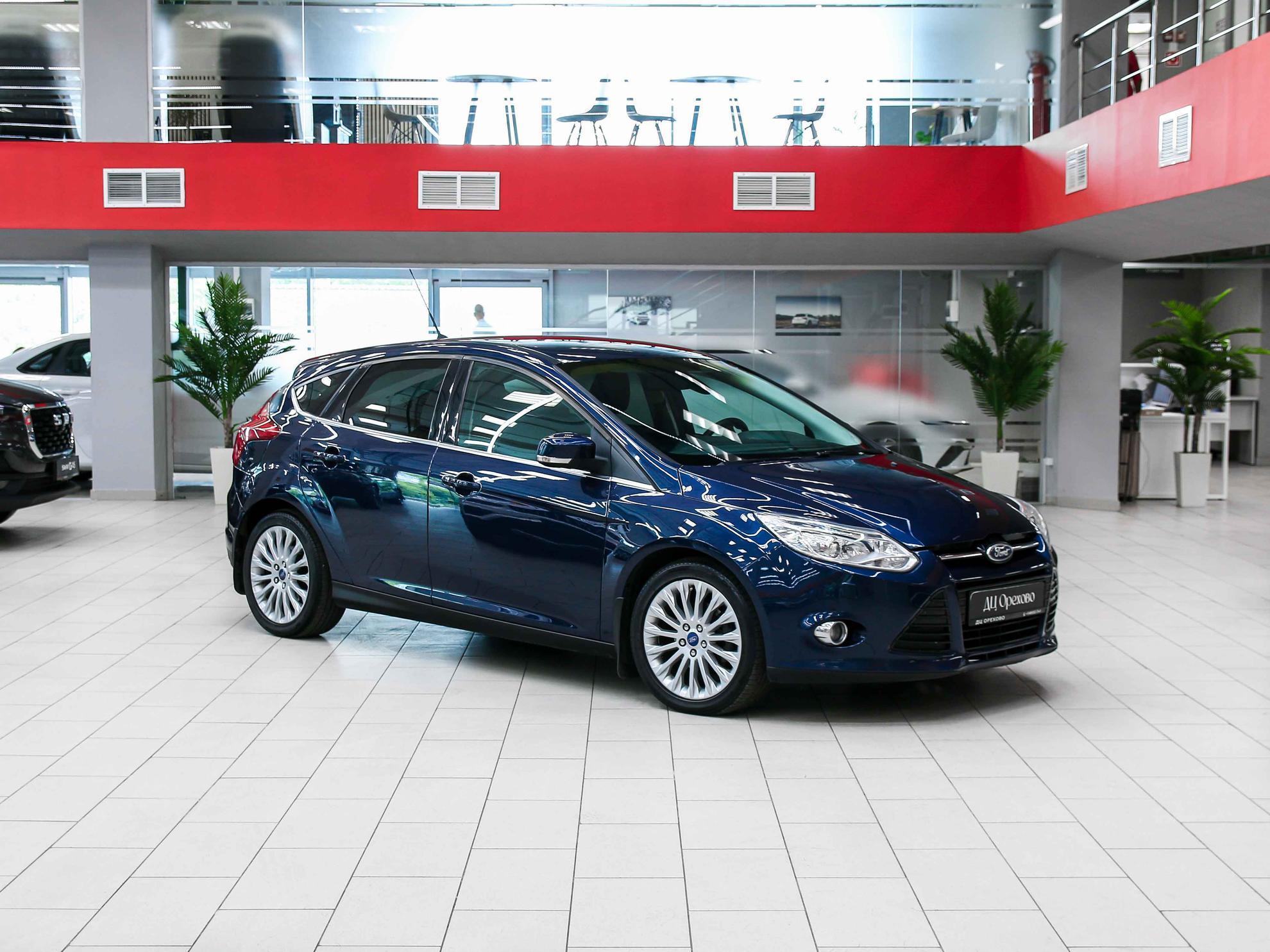 Ford Focus 2013, синий, ДЦ Орехово