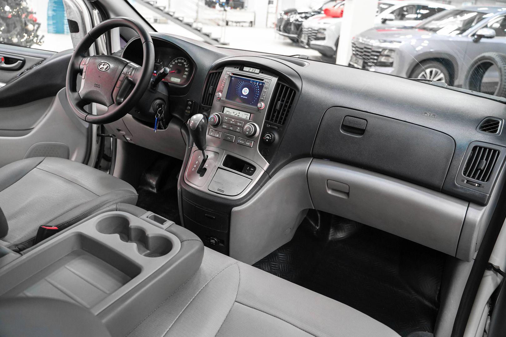 Hyundai Grand Starex 2010, белый, ДЦ Орехово