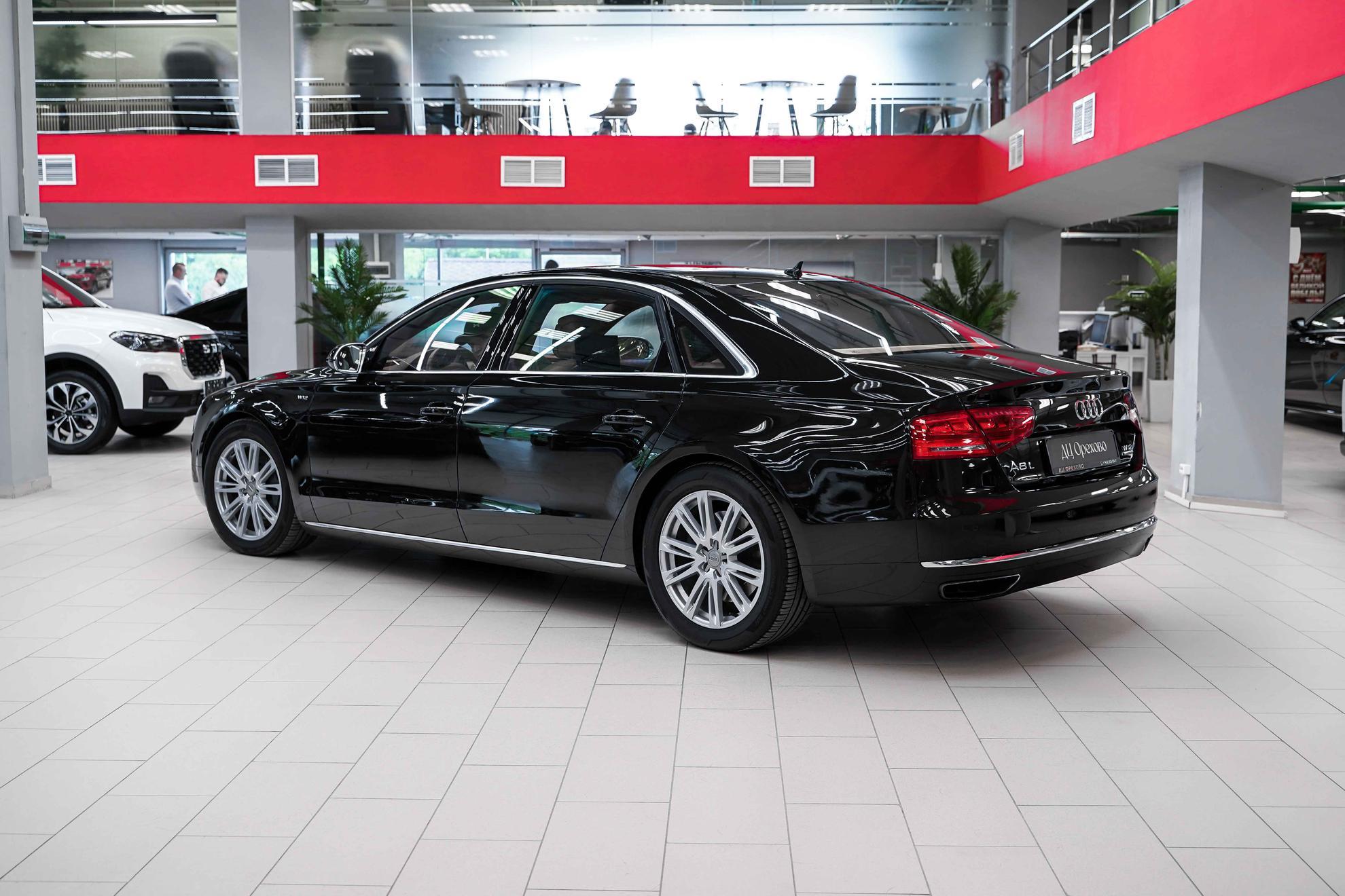 Audi A8 2012, черный, ДЦ Орехово