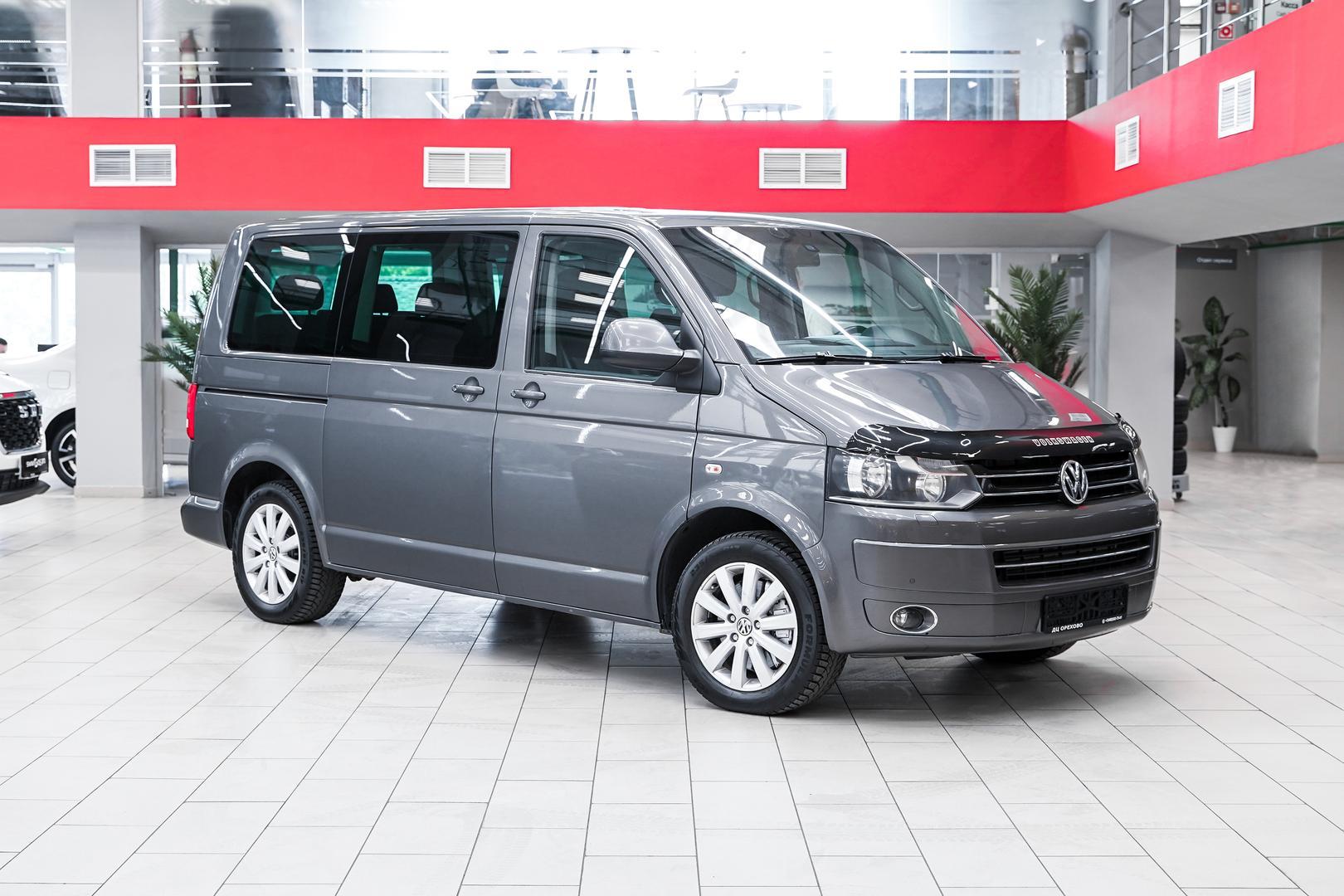 Volkswagen Multivan 2011, серый, ДЦ Орехово