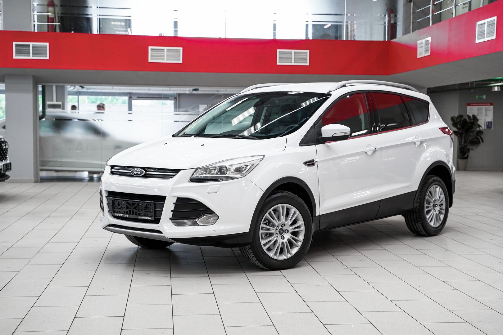 Ford Kuga 2013, белый, ДЦ Орехово