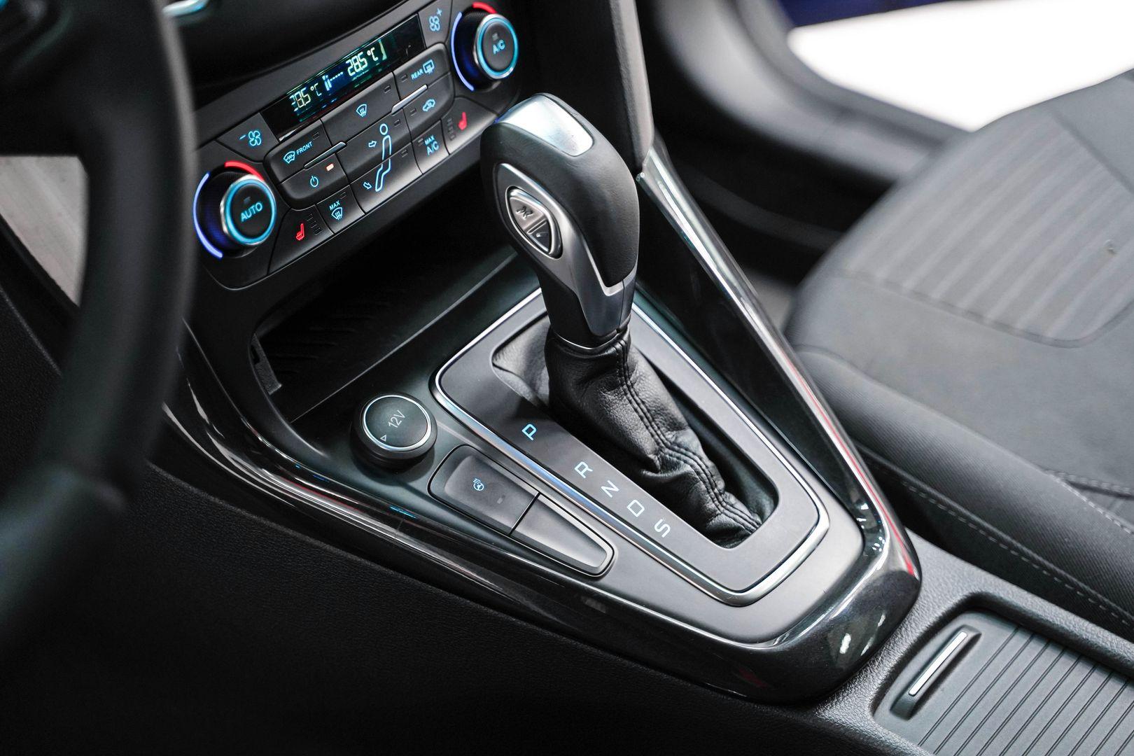 Ford Focus 2016, синий, ДЦ Орехово