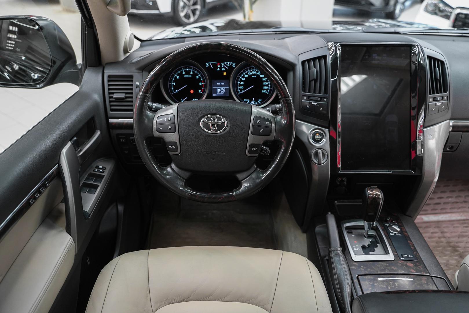 Toyota Land Cruiser 2009, черный, ДЦ Орехово