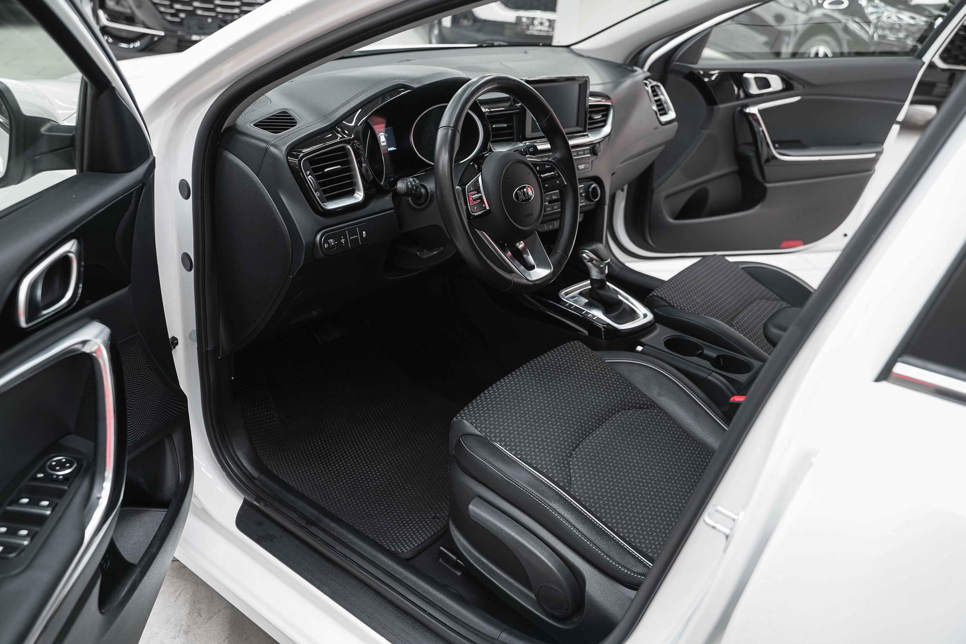 Kia Ceed 2019, белый, ДЦ Орехово