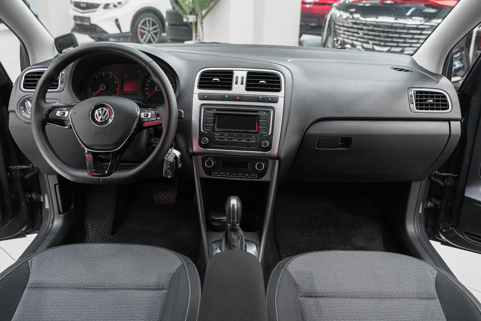 Volkswagen Polo 2016, черный, ДЦ Орехово