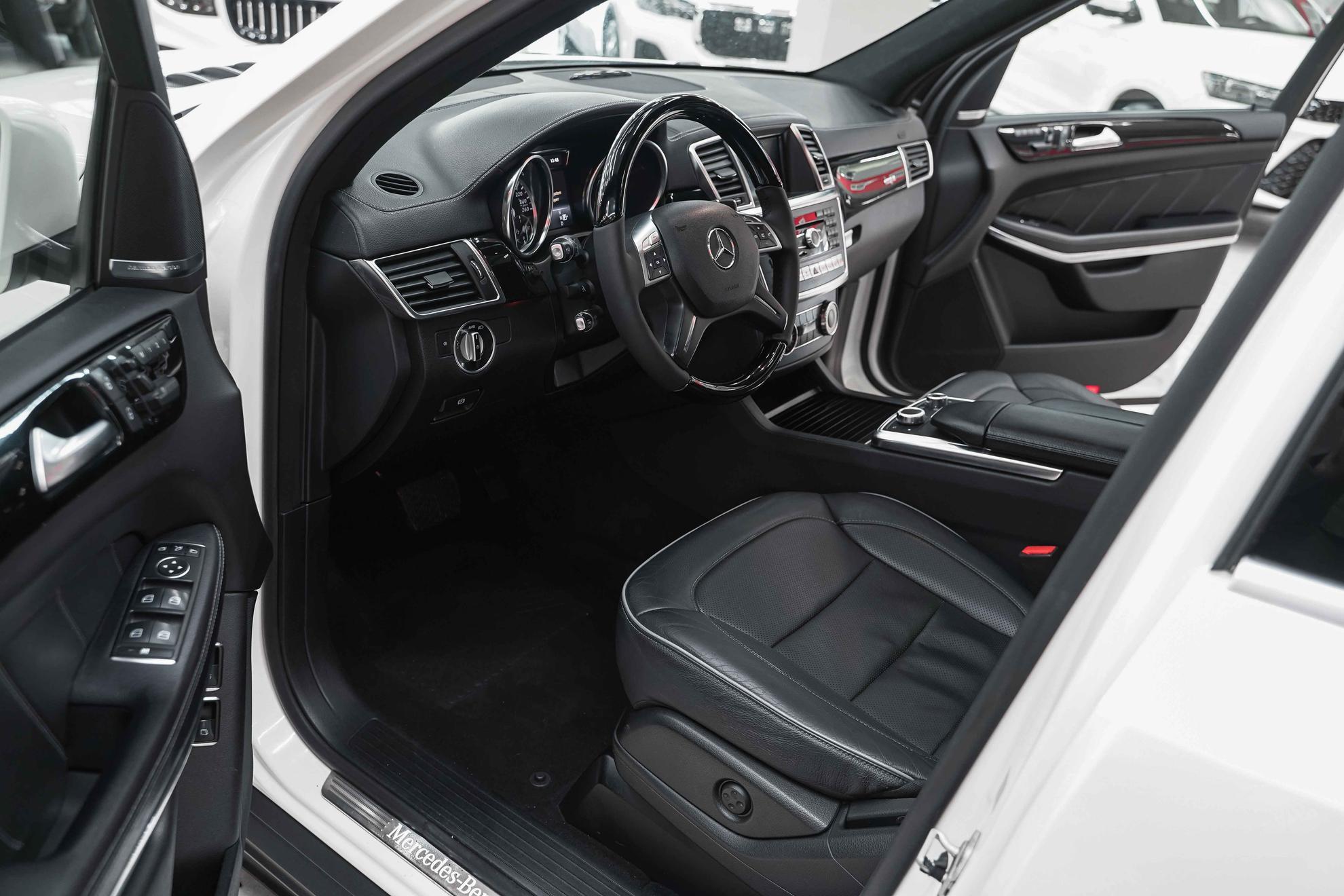 Mercedes-Benz GL-Класс 2013, белый, ДЦ Орехово