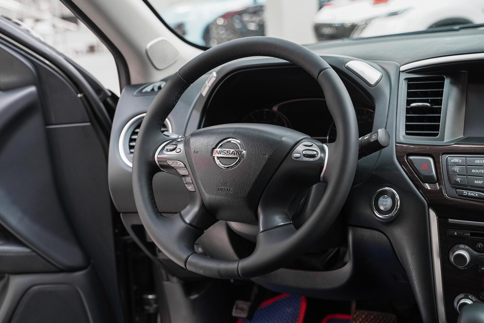Nissan Pathfinder 2015, коричневый, ДЦ Орехово