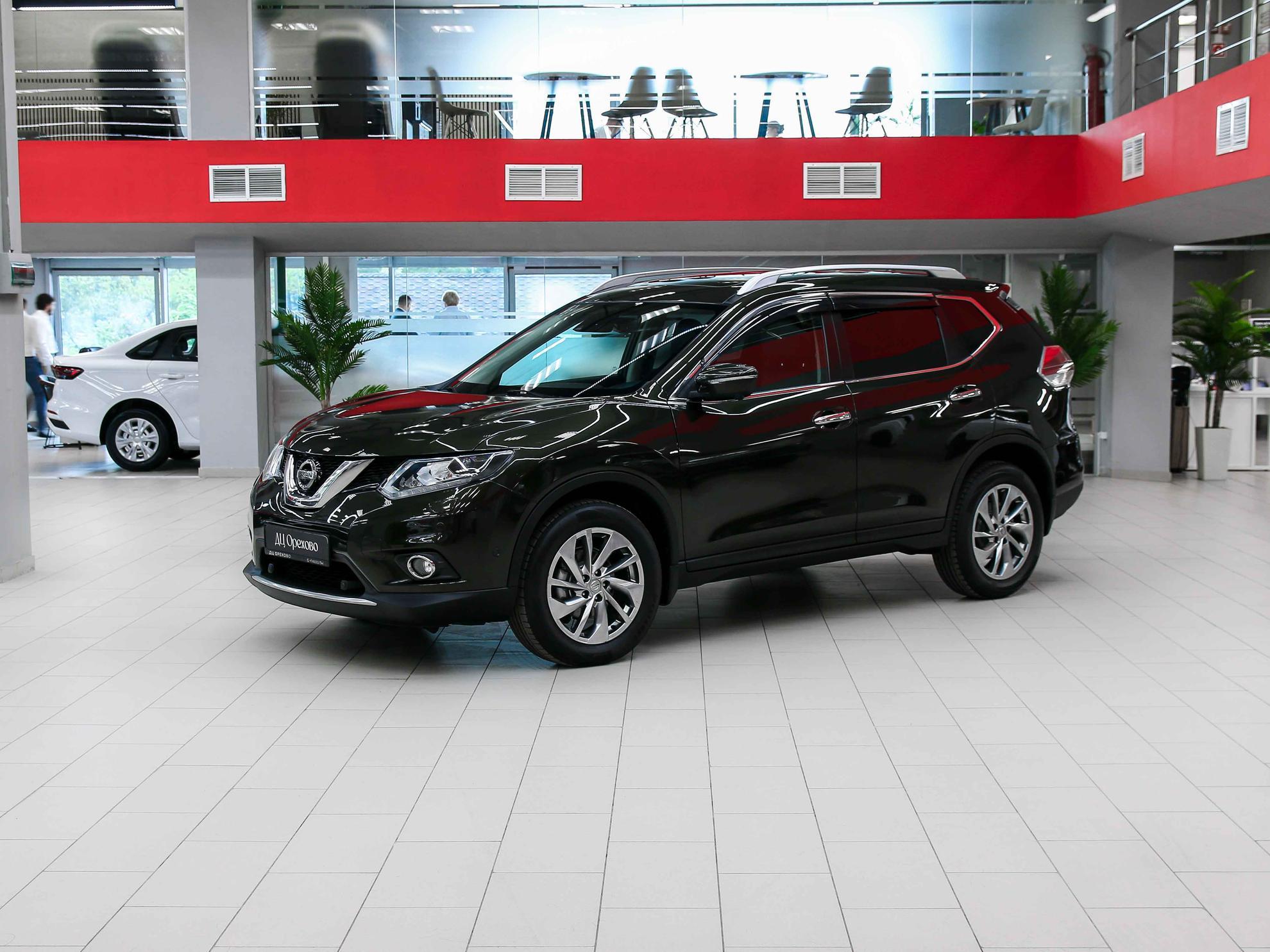 Nissan X-Trail 2015, зеленый, ДЦ Орехово