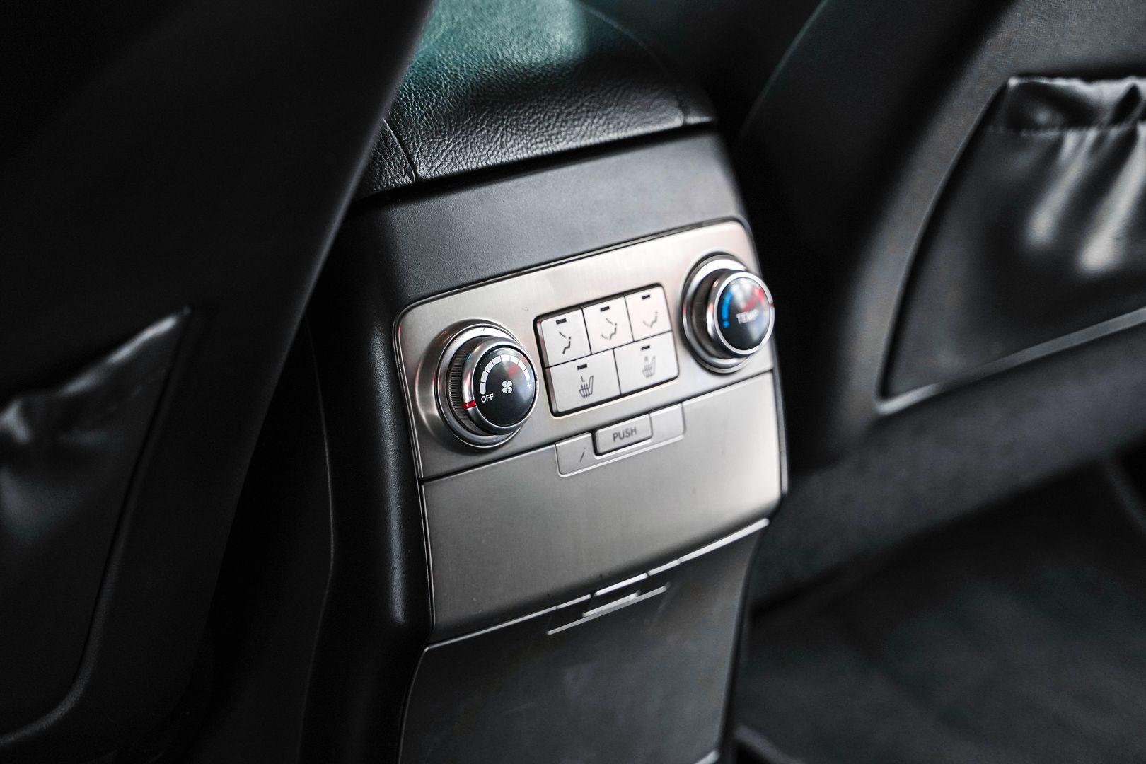 Hyundai ix55 2011, белый, ДЦ Орехово