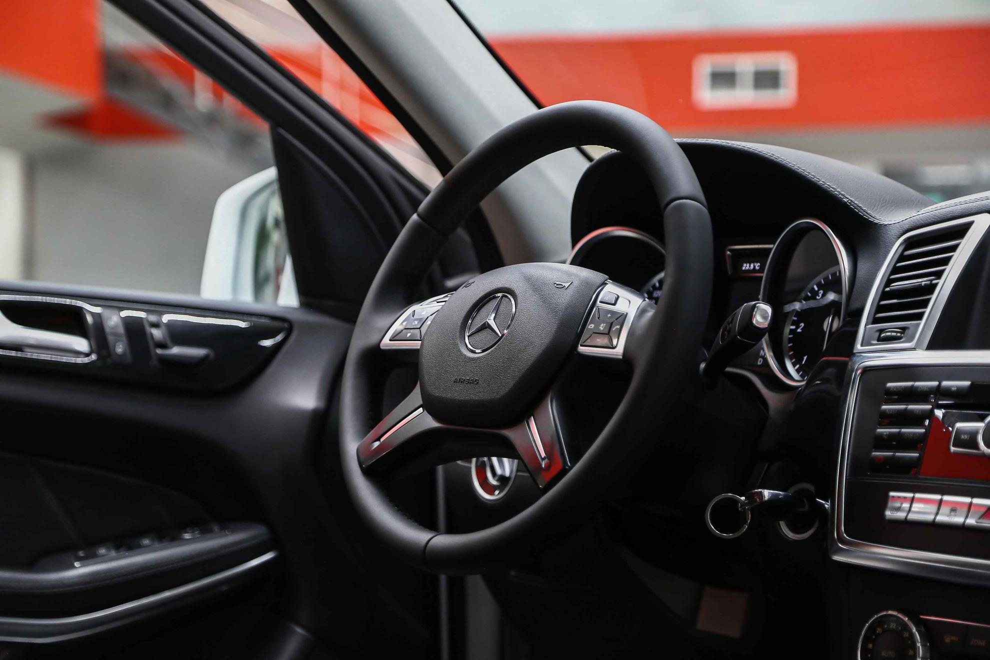 Mercedes-Benz GL-Класс 2014, белый, ДЦ Орехово