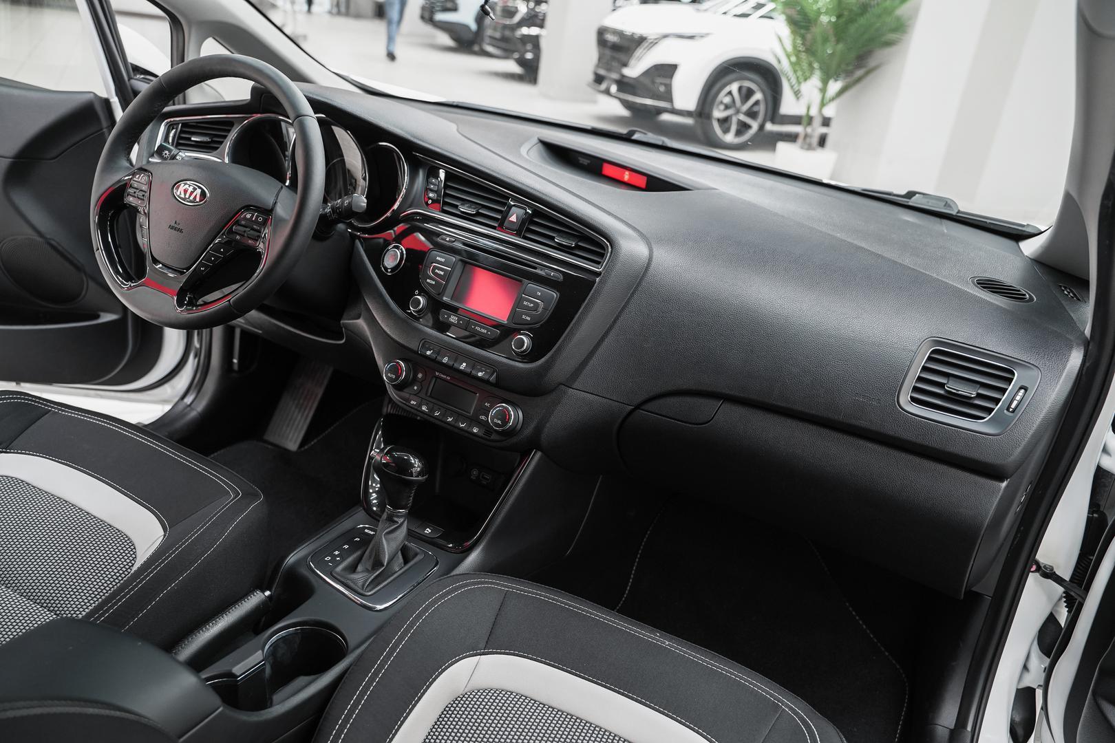 Kia Ceed 2016, белый, ДЦ Орехово