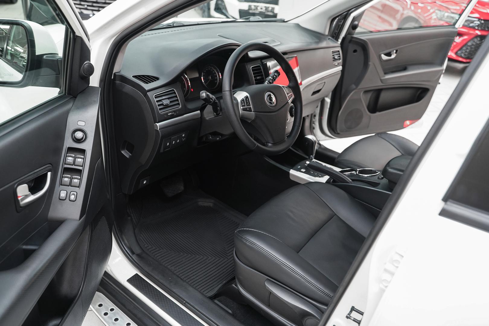 SsangYong Actyon 2011, белый, ДЦ Орехово