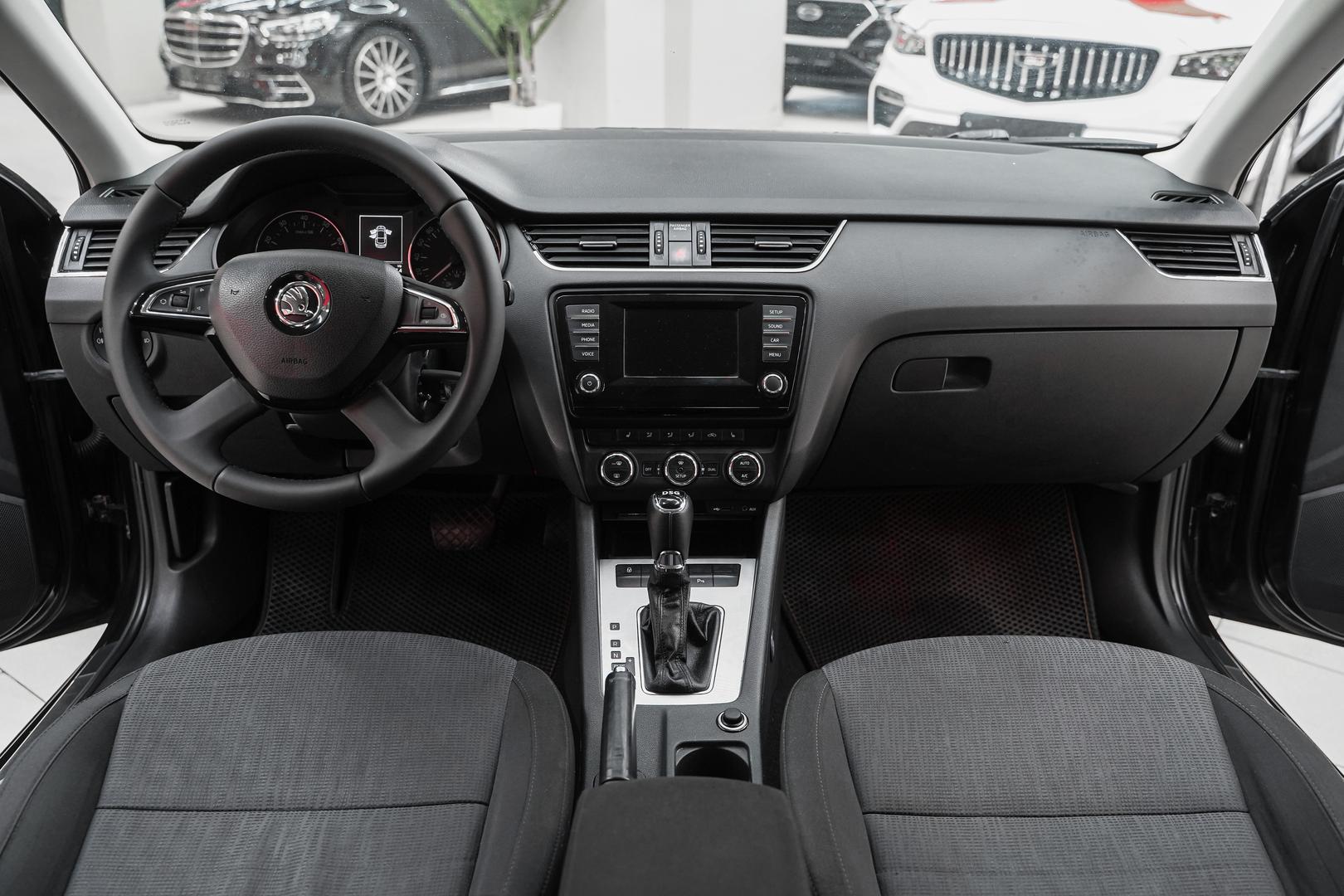 Skoda Octavia 2013, черный, ДЦ Орехово