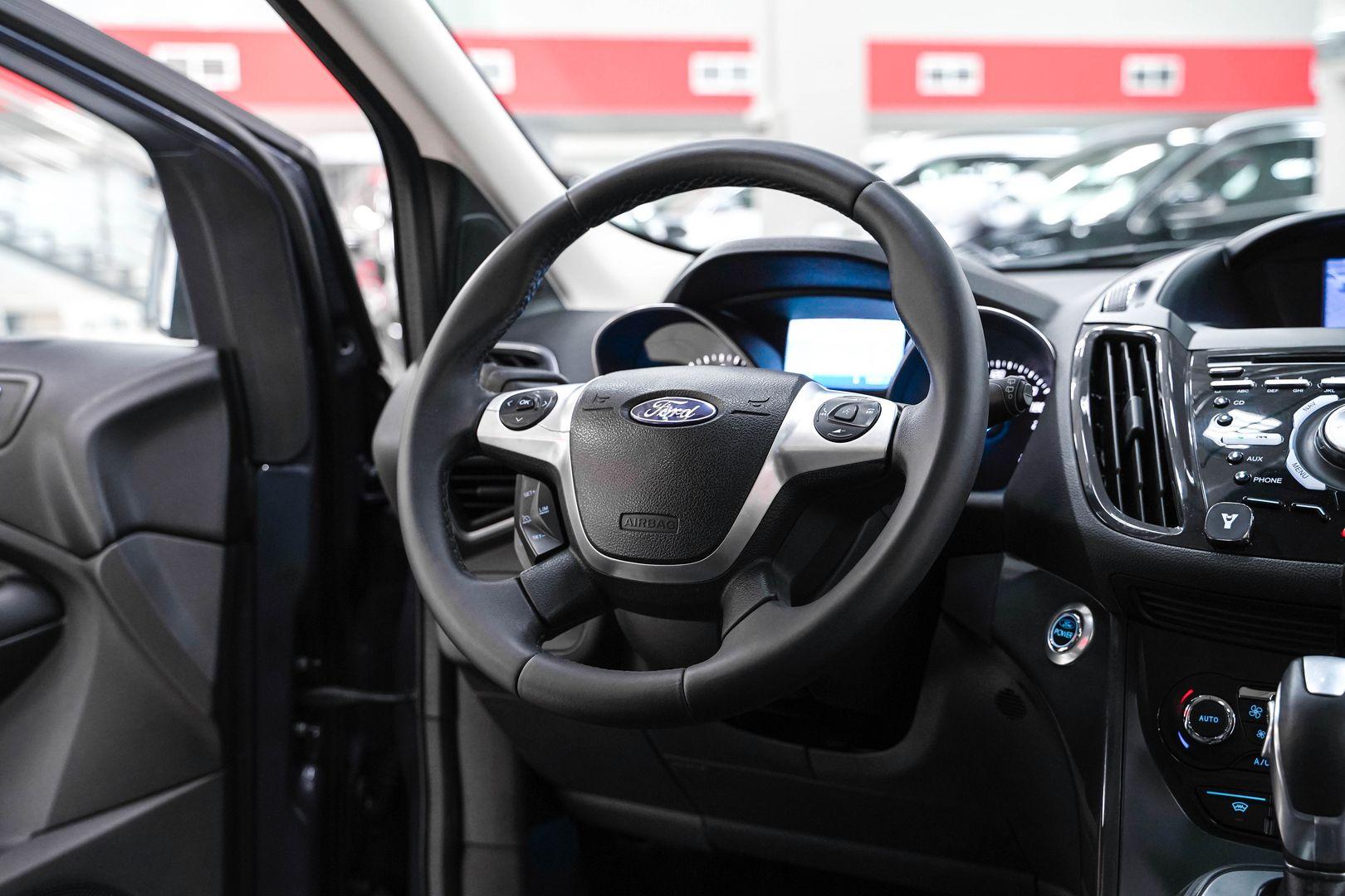 Ford Kuga 2013, серый, ДЦ Орехово