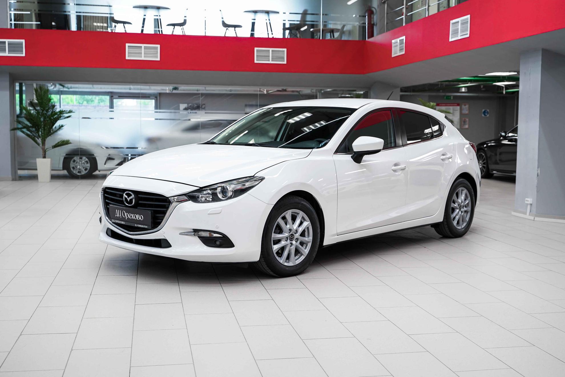 Mazda 3 2016, белый, ДЦ Орехово