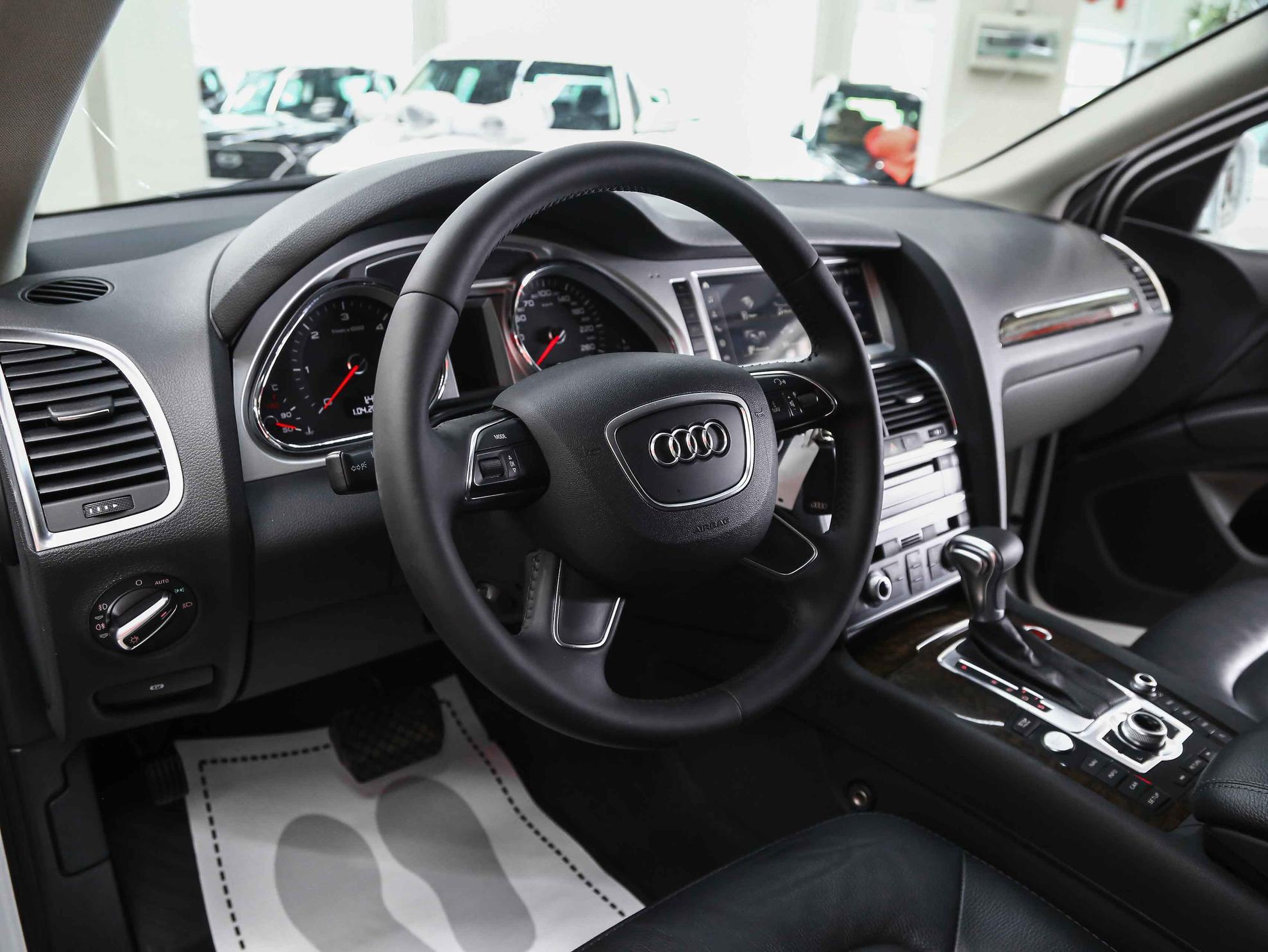 Audi Q7 2014, белый, ДЦ Орехово