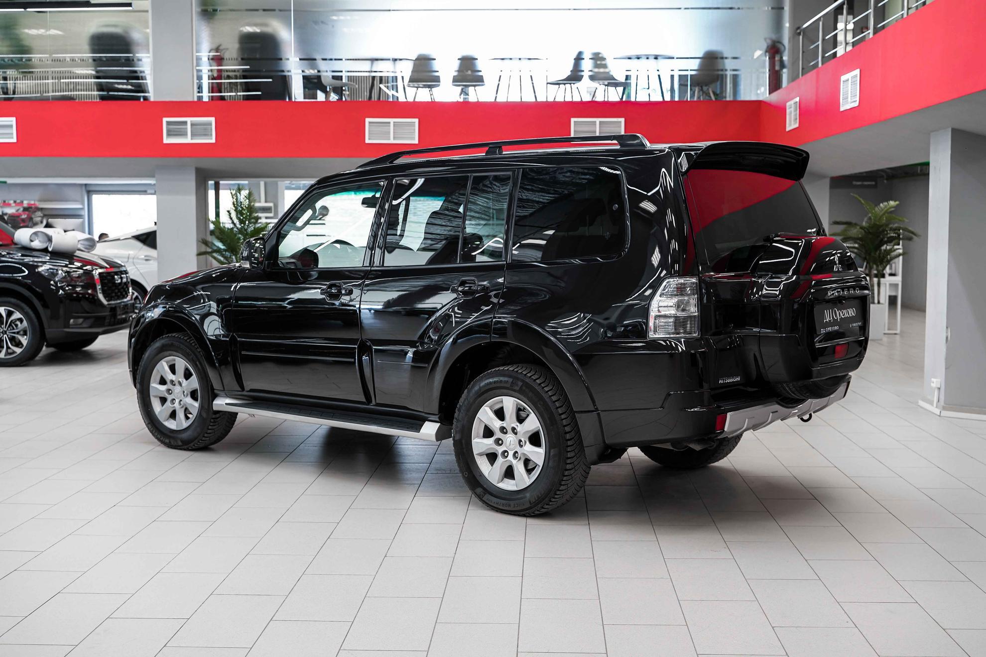 Mitsubishi Pajero 2014, черный, ДЦ Орехово