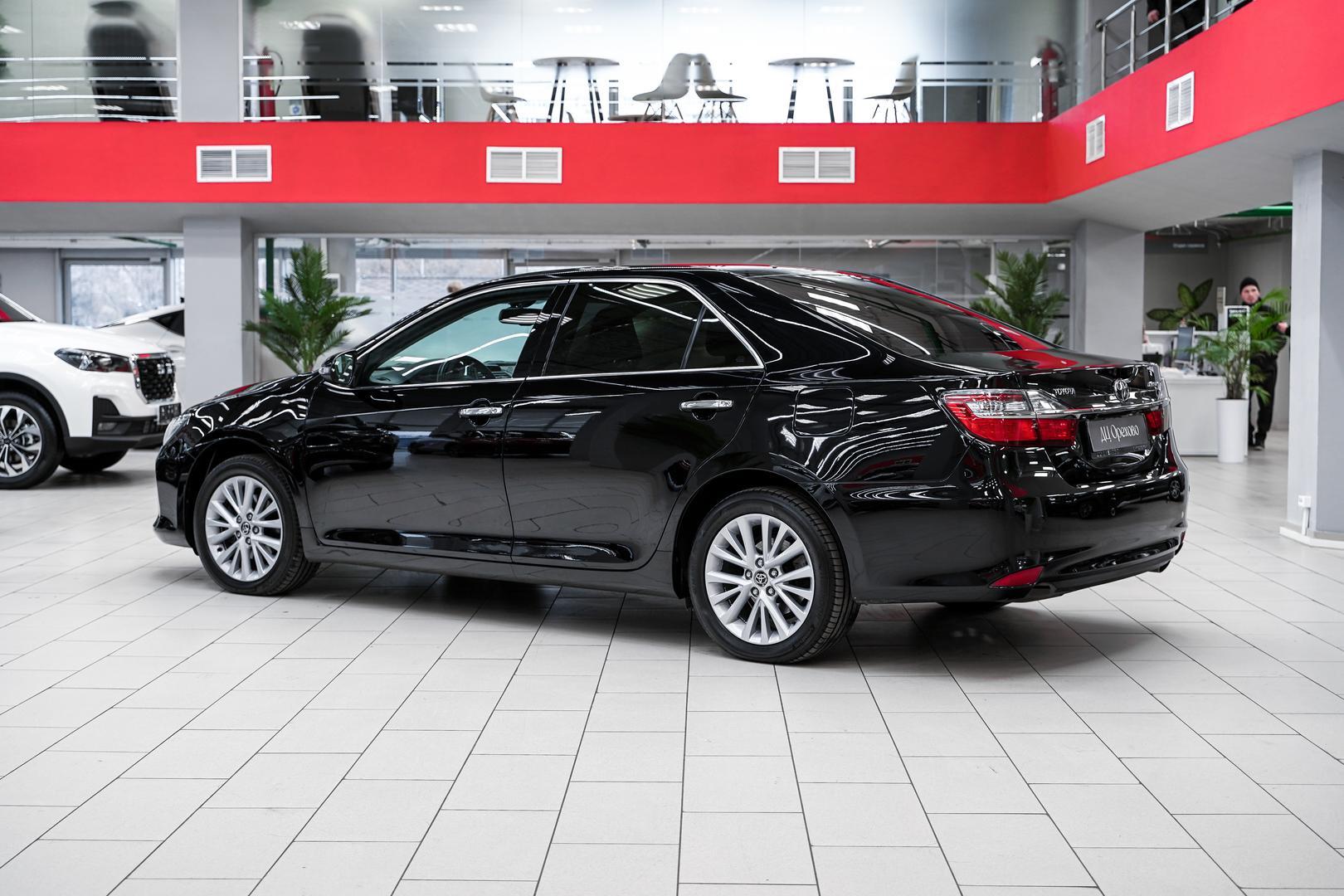 Toyota Camry 2016, черный, ДЦ Орехово