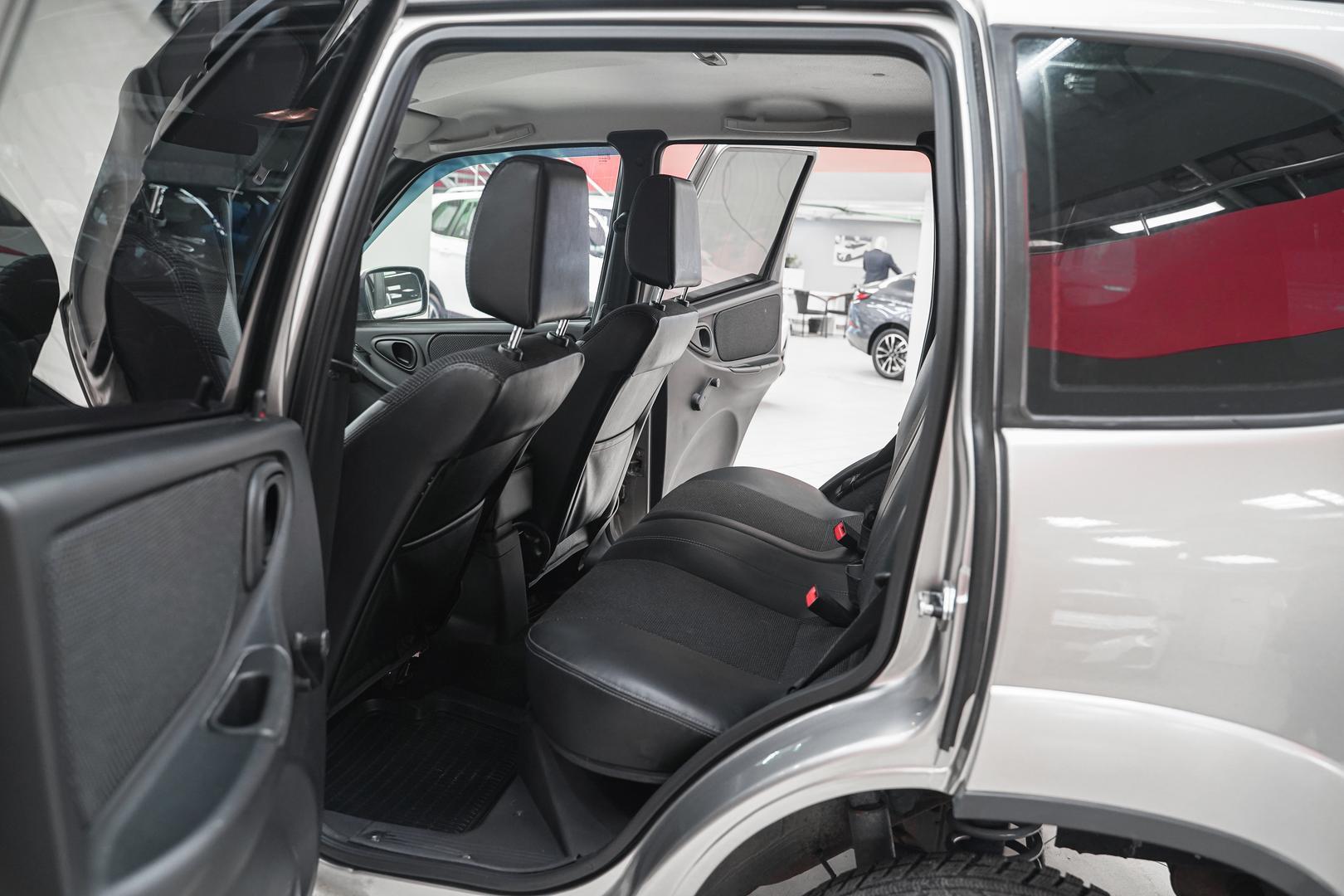 Chevrolet Niva 2014, серый, ДЦ Орехово