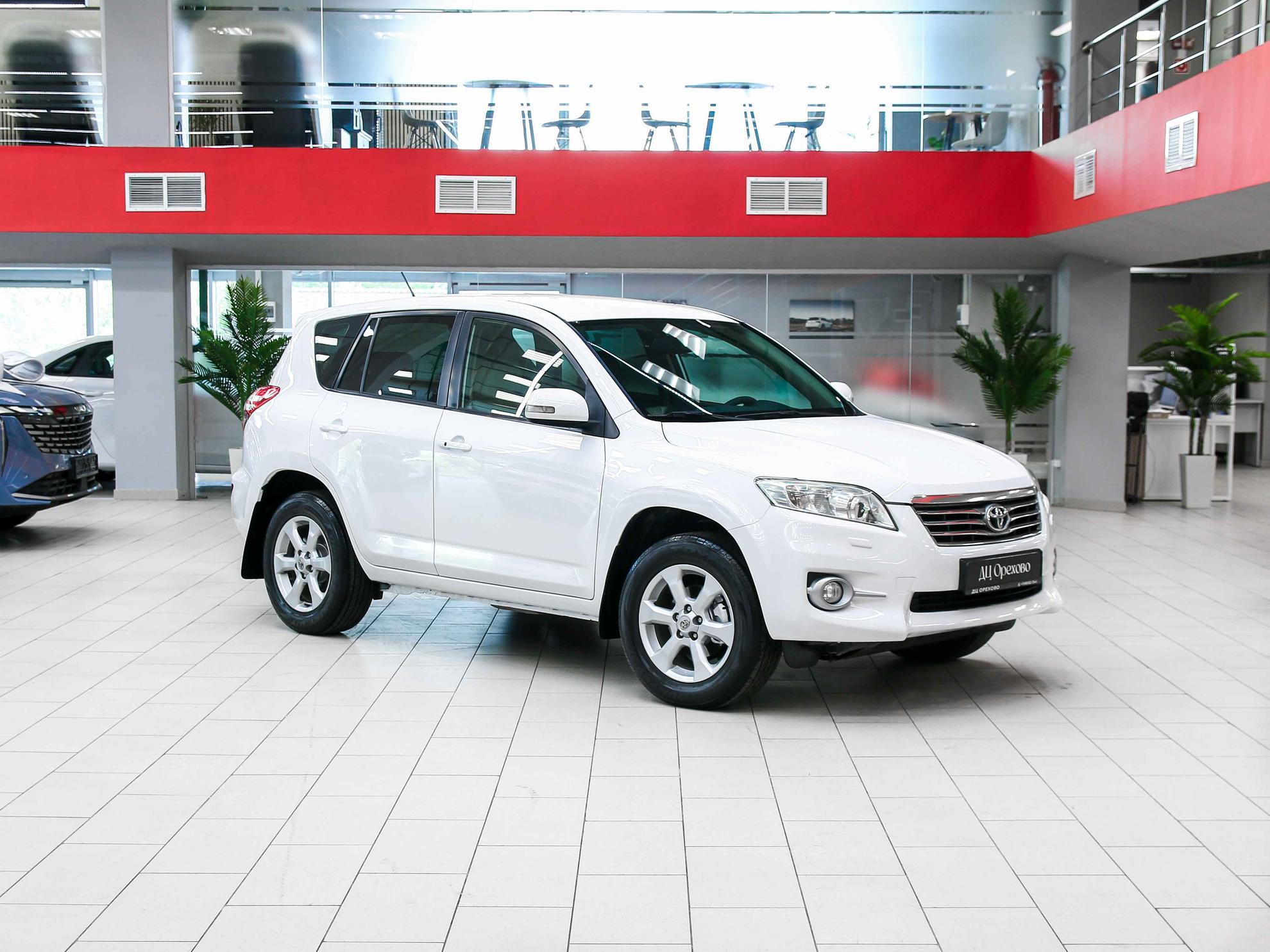 Toyota RAV4 2011, белый, ДЦ Орехово