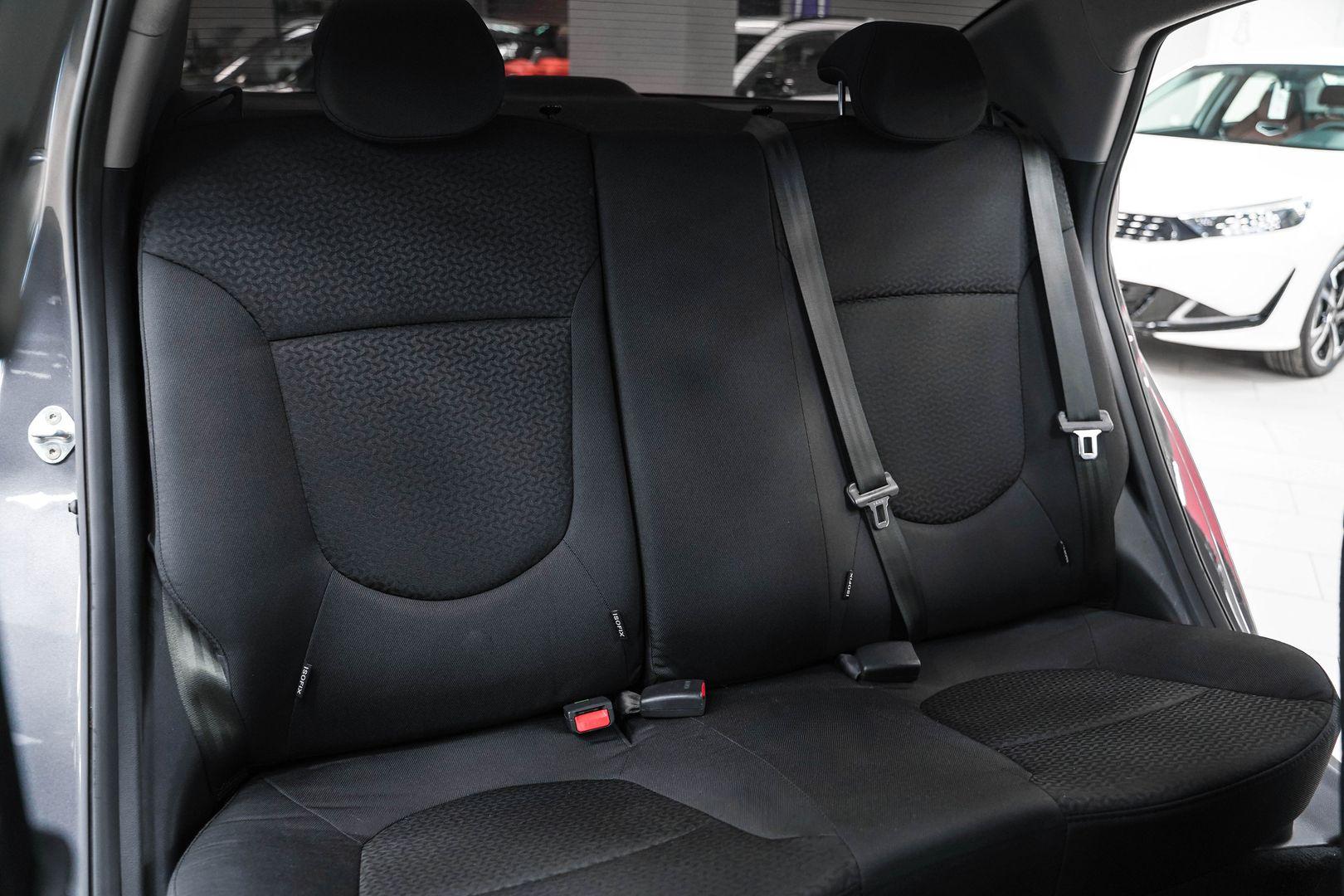 Kia Rio 2015, серый, ДЦ Орехово