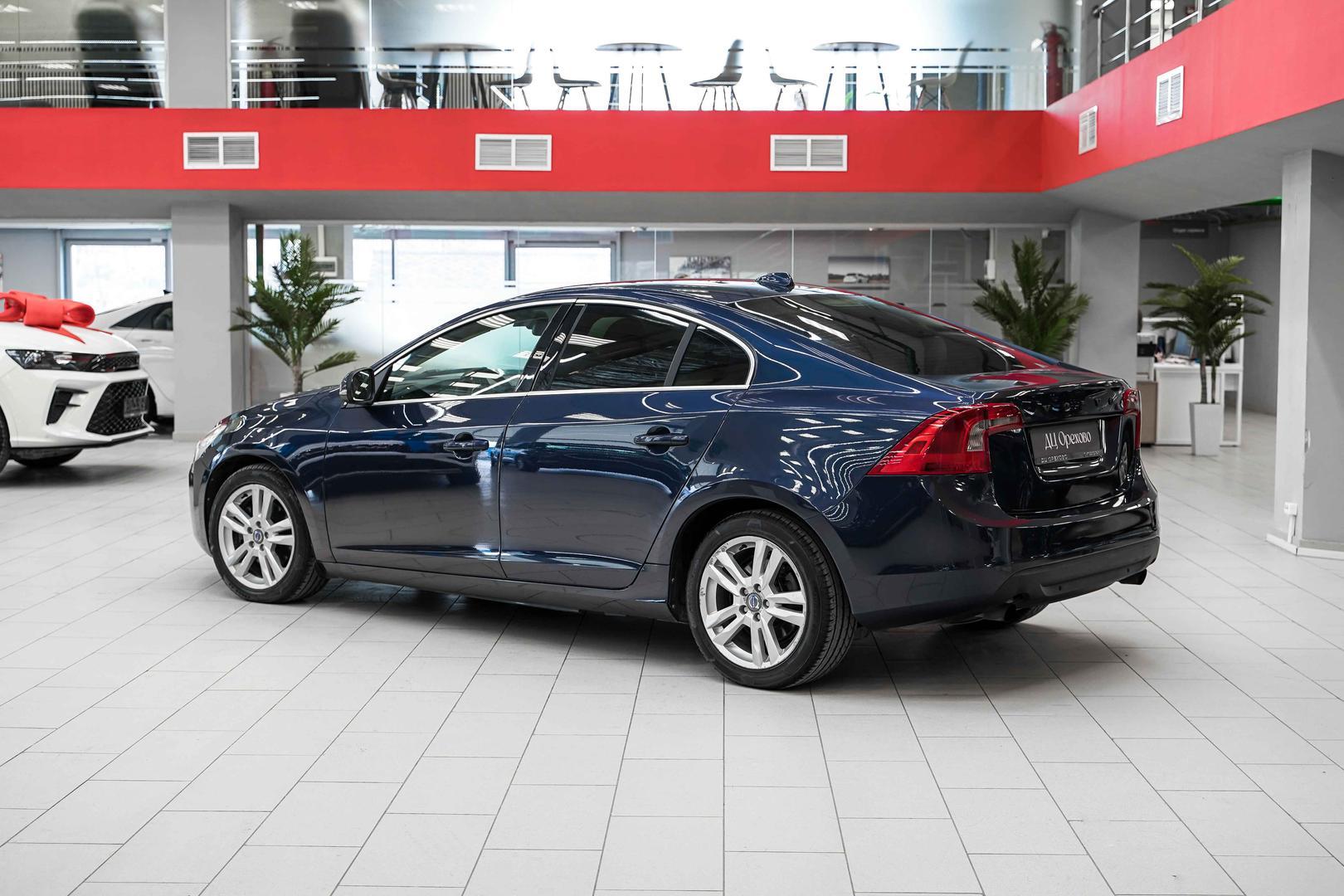 Volvo S60 2013, синий, ДЦ Орехово