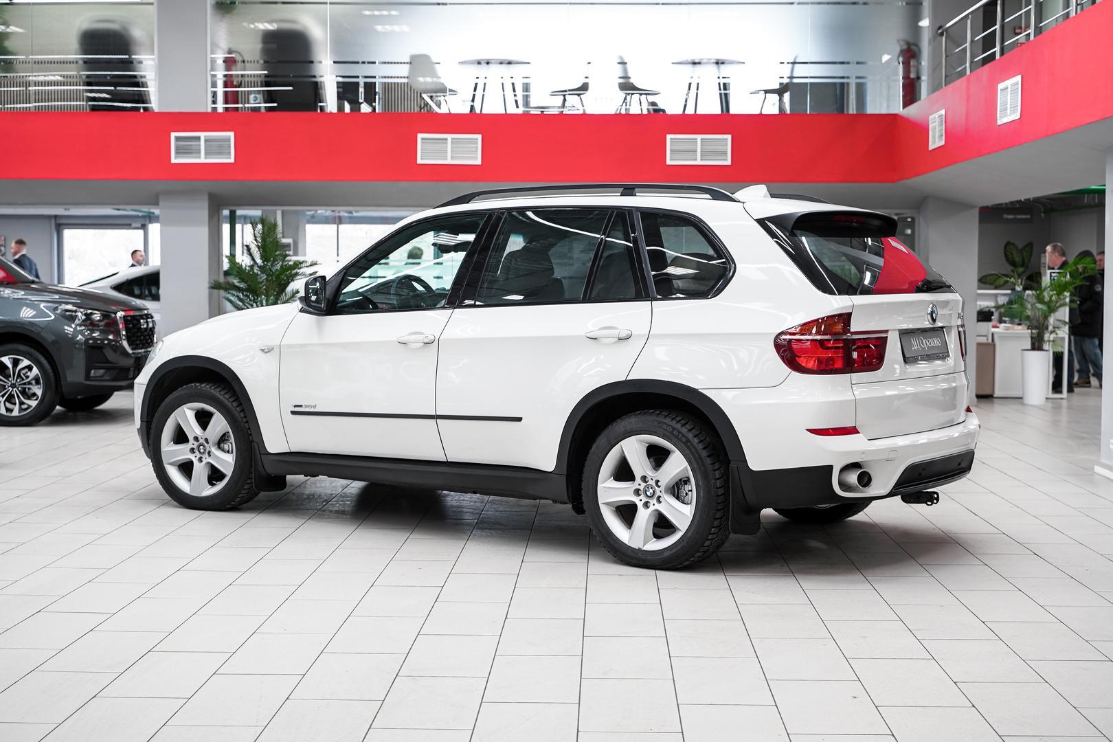 BMW X5 2012, белый, ДЦ Орехово