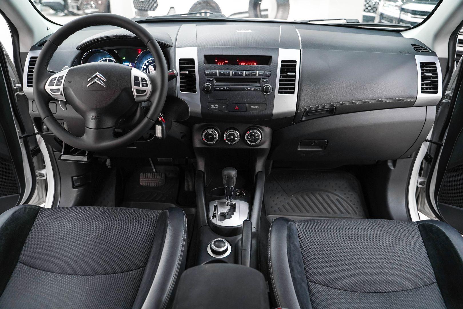 Citroen C-Crosser 2012, белый, ДЦ Орехово