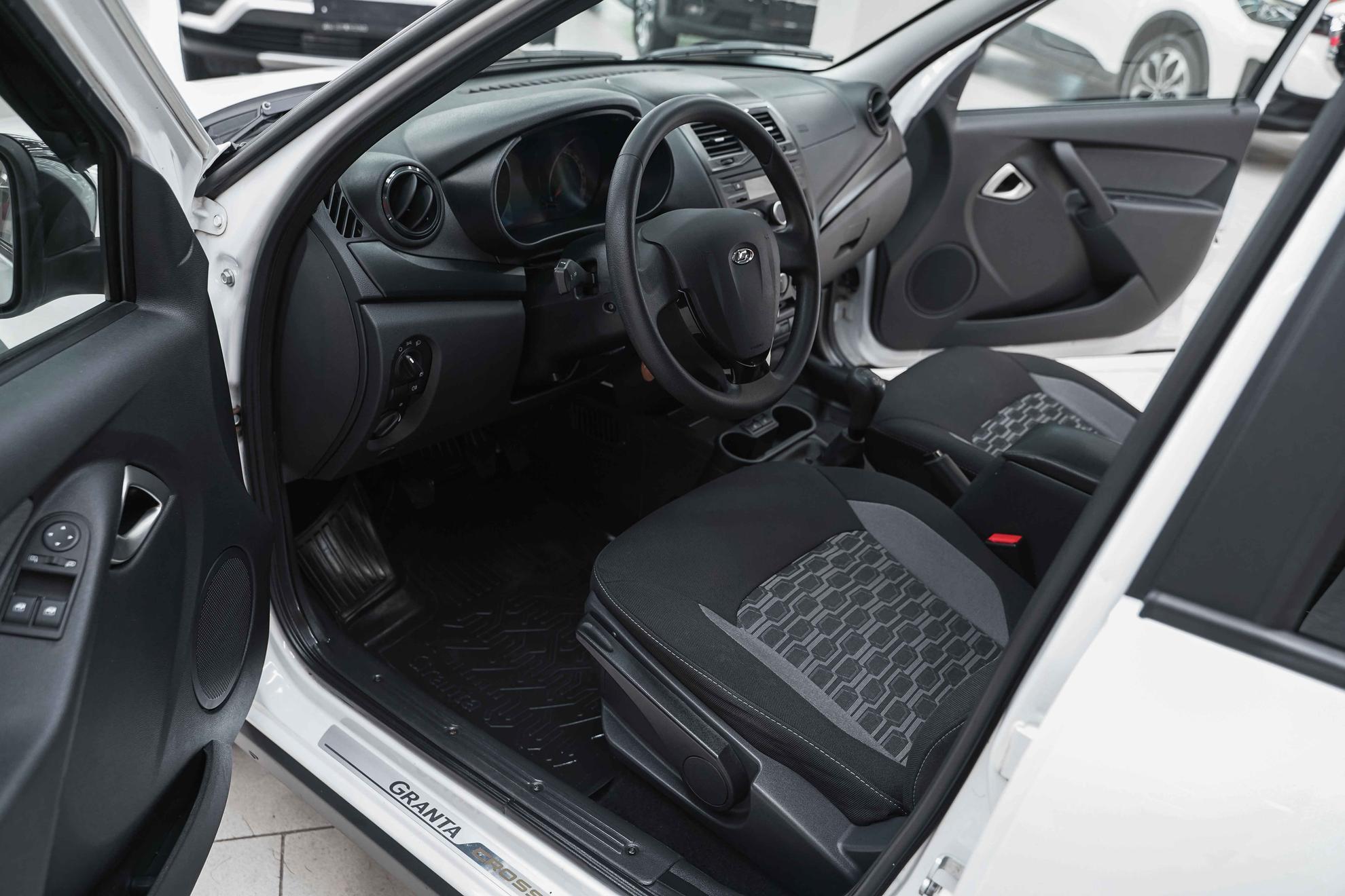 LADA (ВАЗ) Granta 2023, белый, ДЦ Орехово