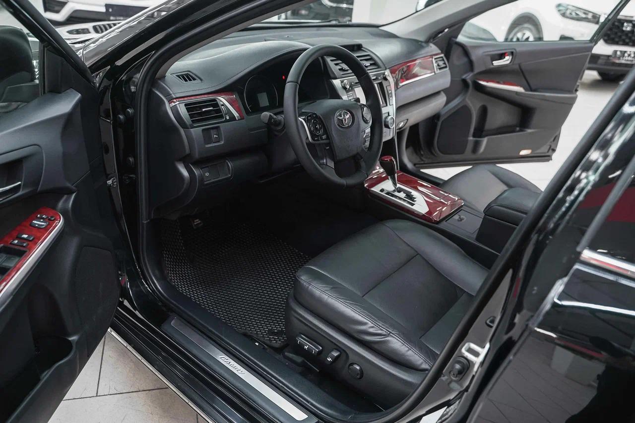 Toyota Camry 2012, черный, ДЦ Орехово