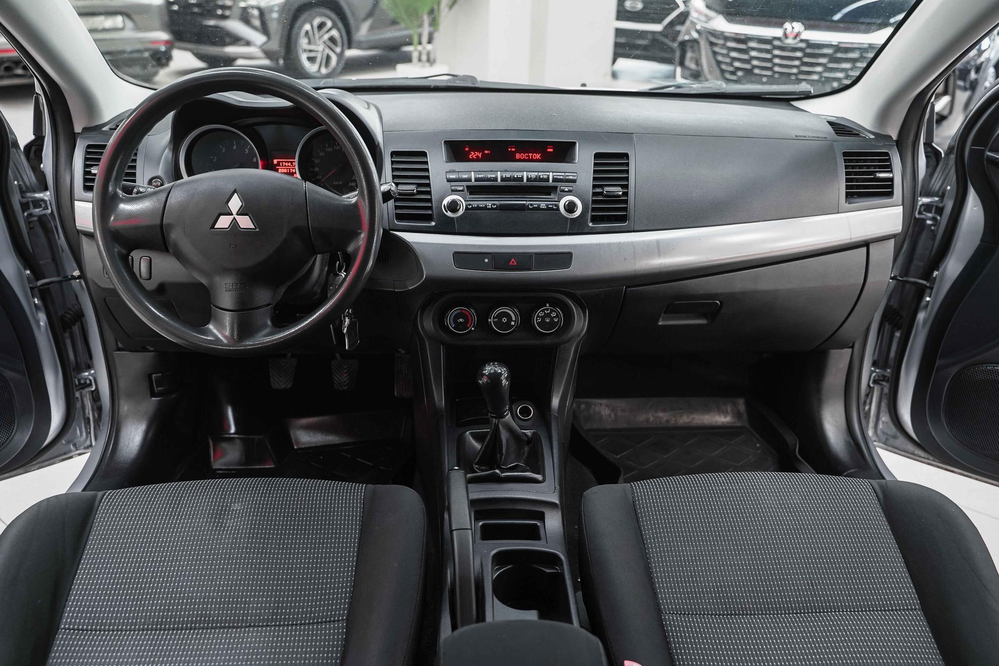 Mitsubishi Lancer 2010, серый, ДЦ Орехово