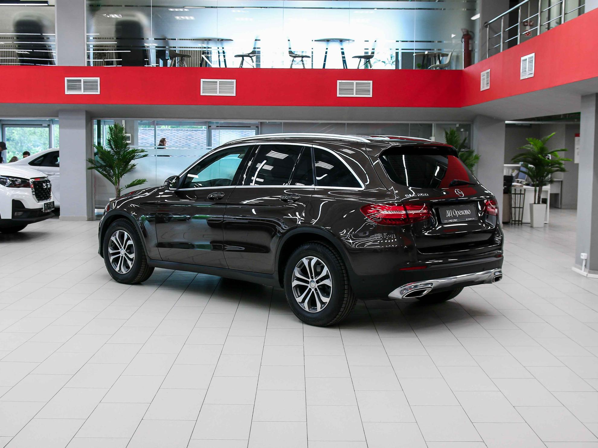 Mercedes-Benz GLC 2015, коричневый, ДЦ Орехово
