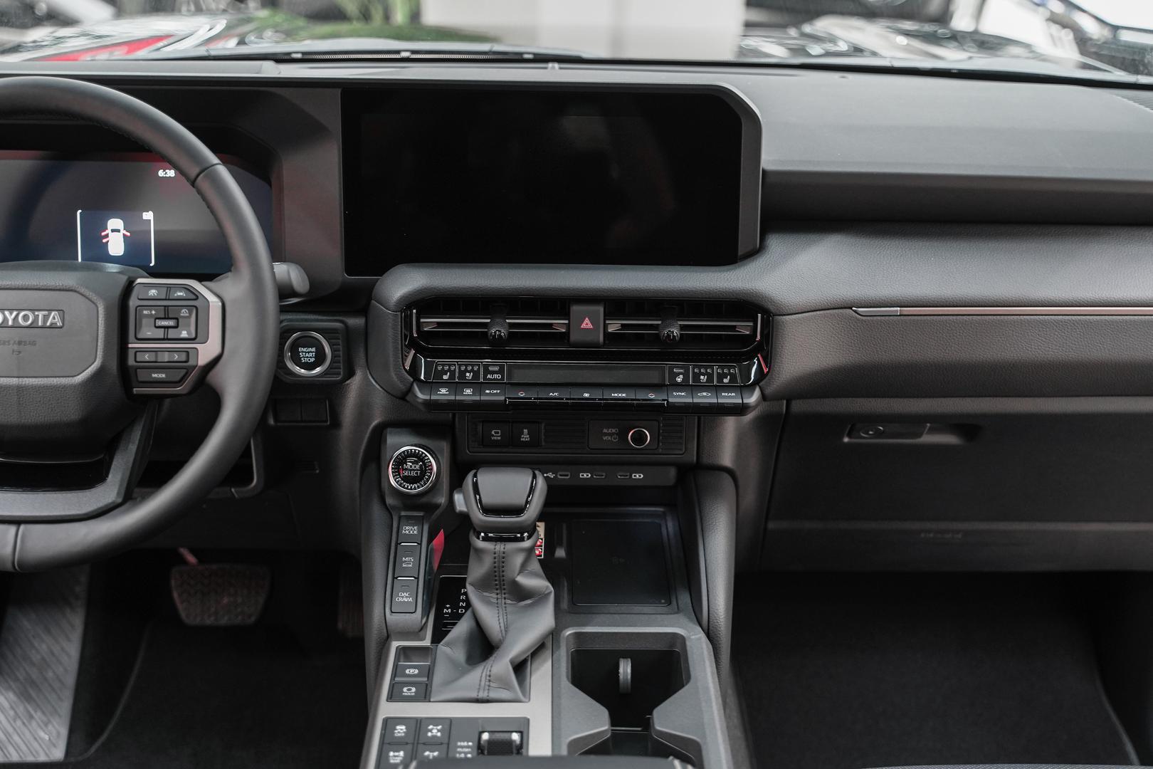 Toyota Land Cruiser Prado 2025, черный, ДЦ Орехово