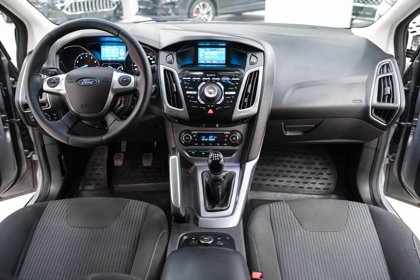 Ford Focus 2012, серый, ДЦ Орехово