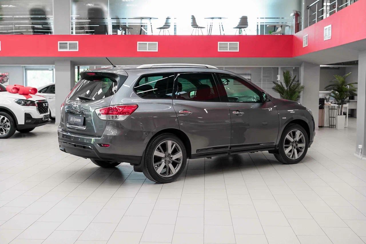Nissan Pathfinder 2015, серый, ДЦ Орехово