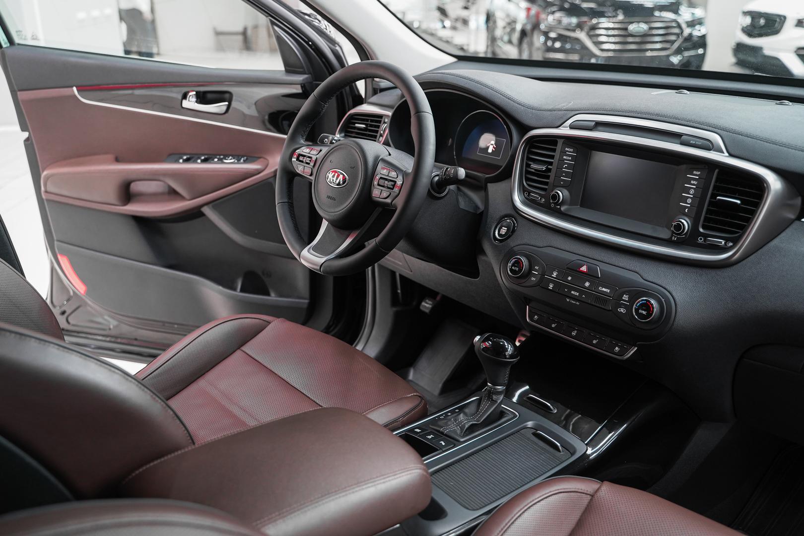 Kia Sorento 2017, черный, ДЦ Орехово
