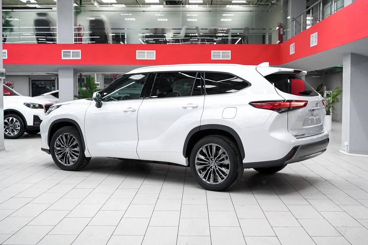 Toyota Highlander 2025, белый, ДЦ Орехово
