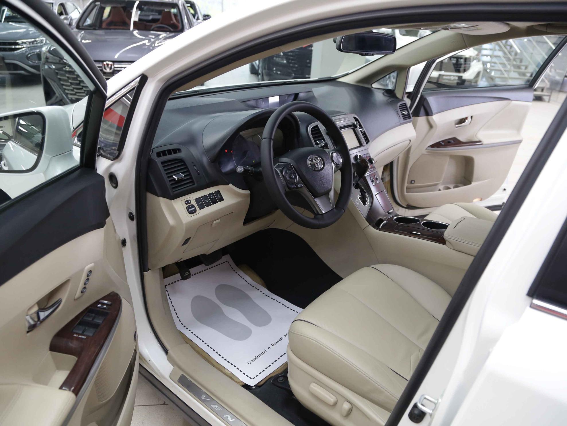 Toyota Venza 2013, белый, ДЦ Орехово