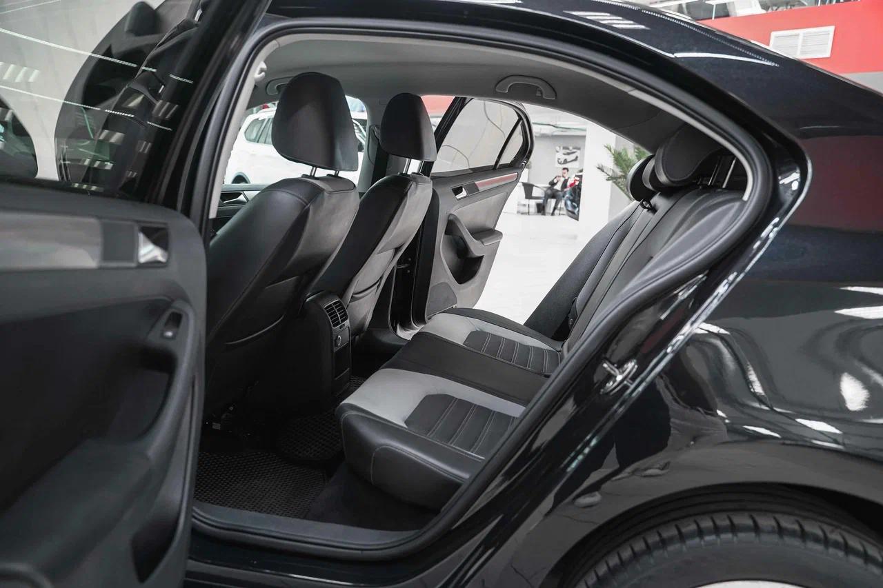 Volkswagen Jetta 2012, черный, ДЦ Орехово